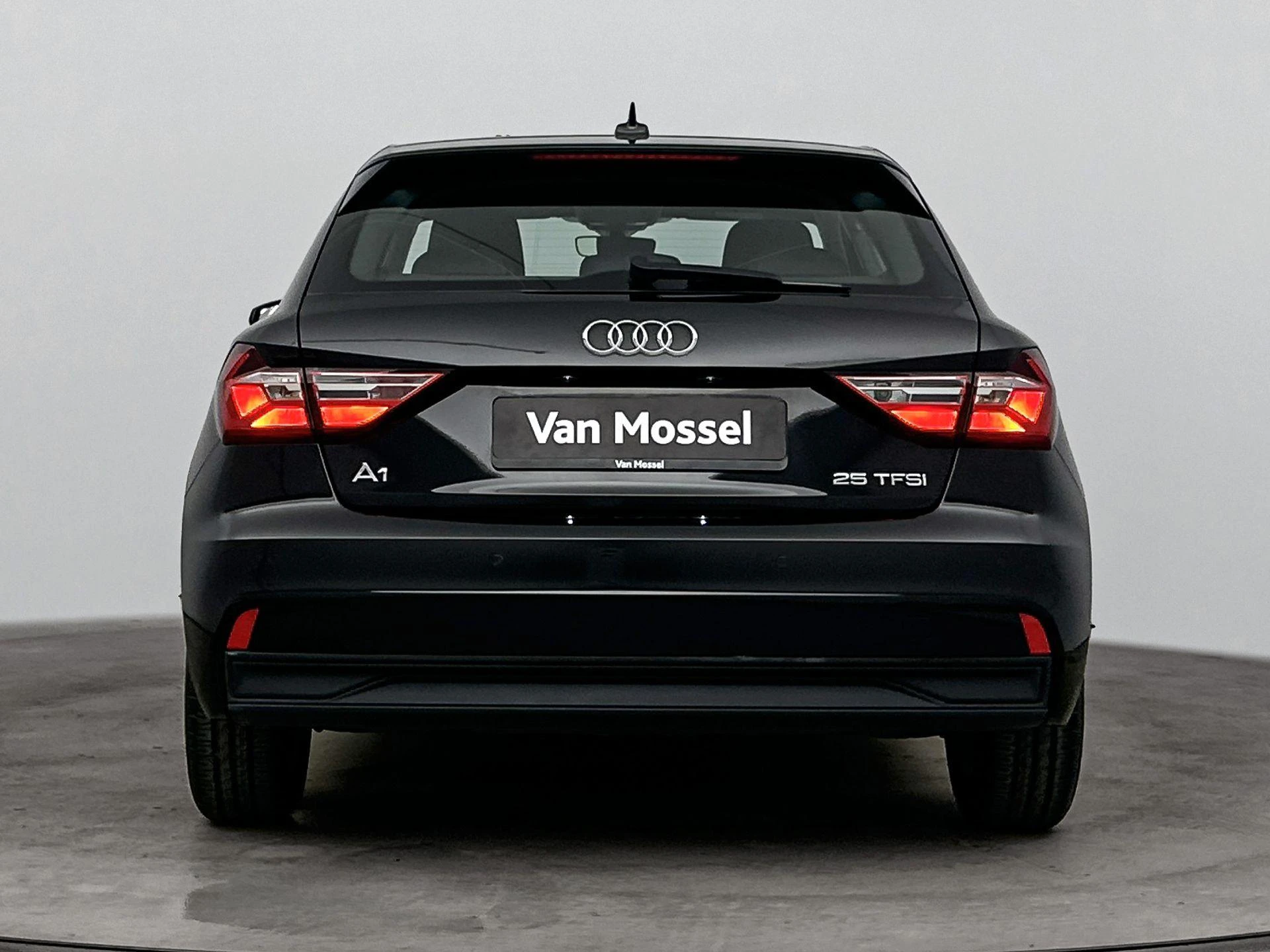 Audi-A1 Sportback-image-2