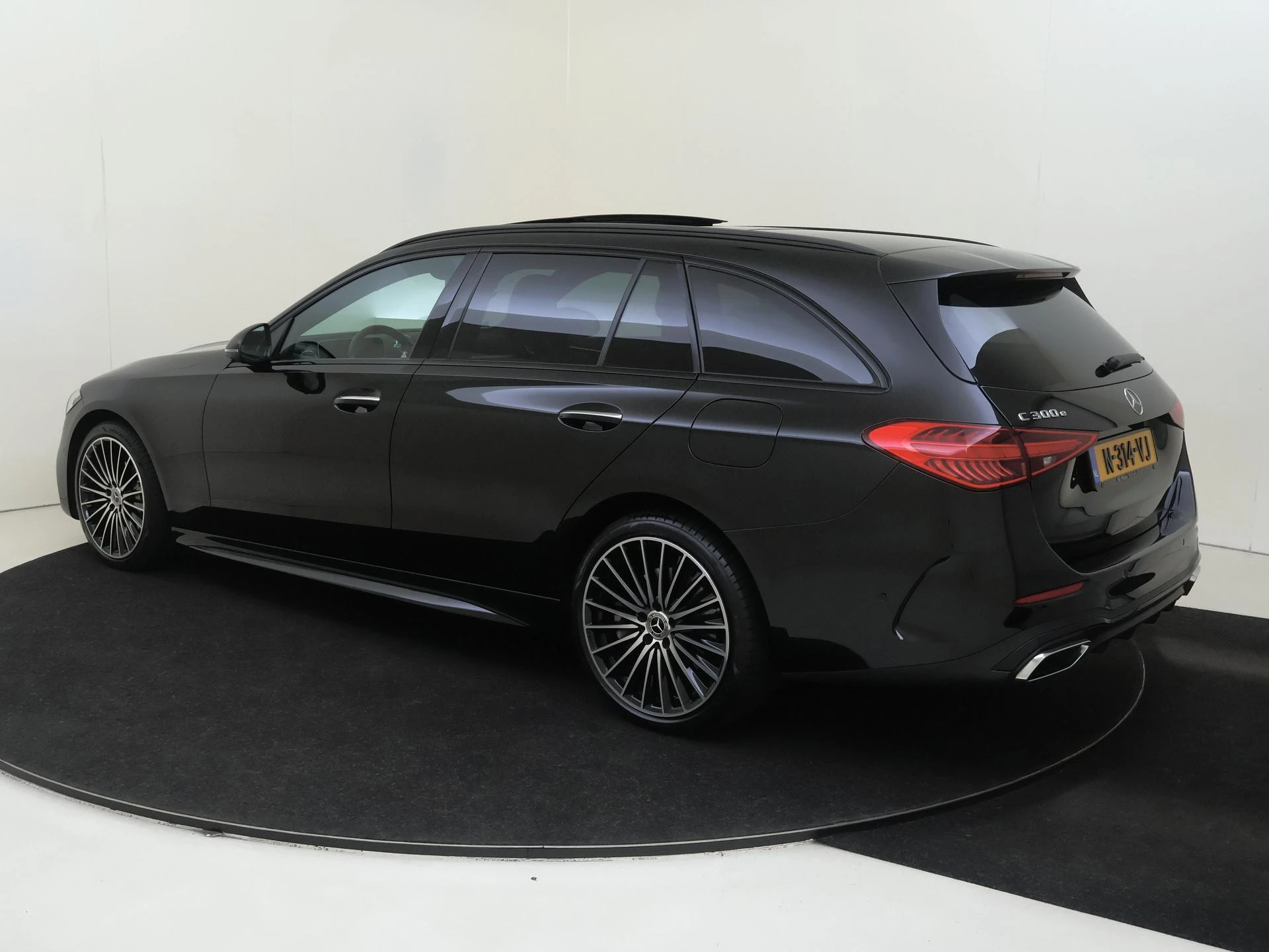 Mercedes-Benz C-Klasse Estate 300 e AMG Line