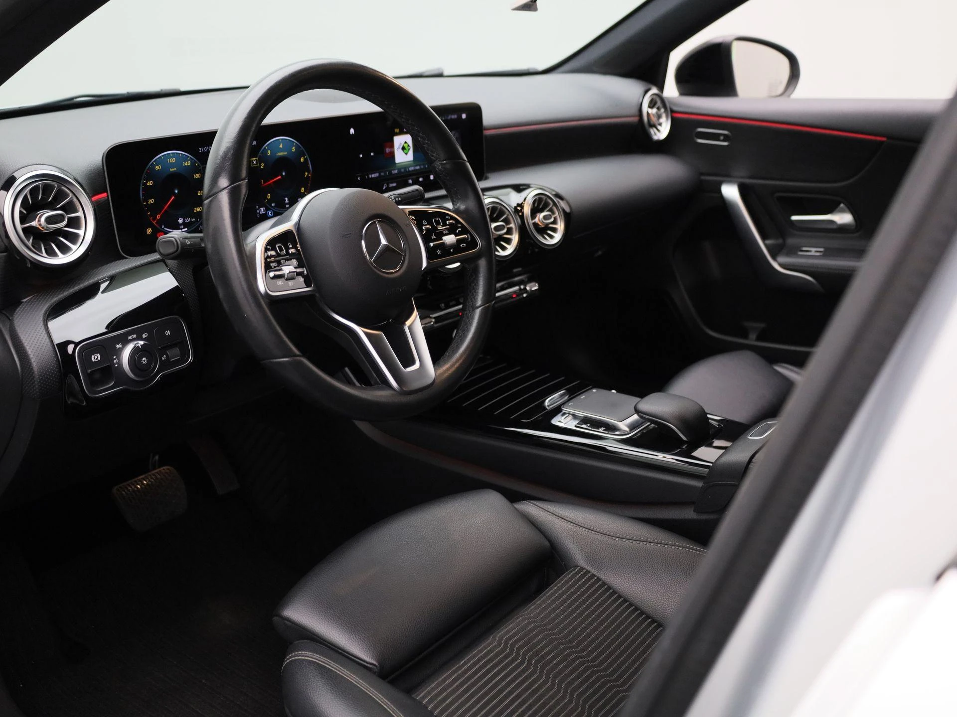 Mercedes-Benz-A-Klasse-image-14