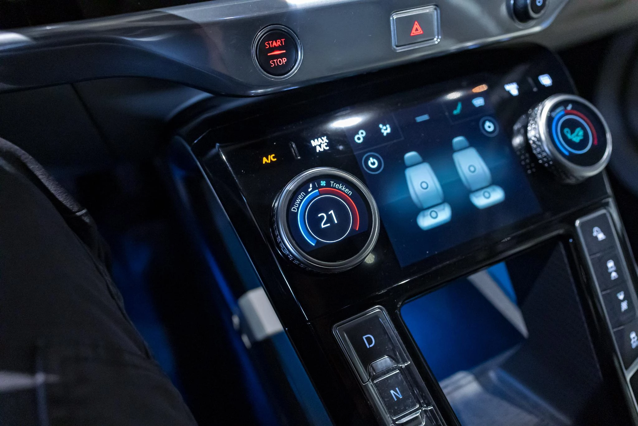 Jaguar-I-PACE-image-31