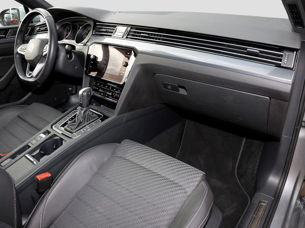 Volkswagen-Passat-image-7