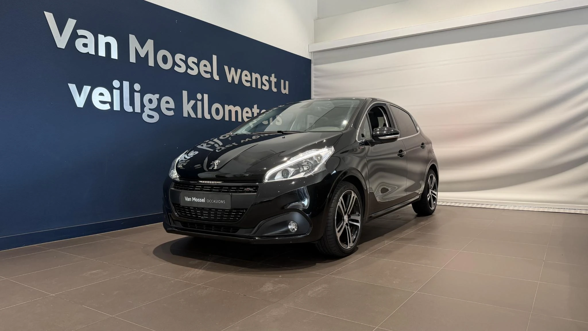 Peugeot-208-image-2