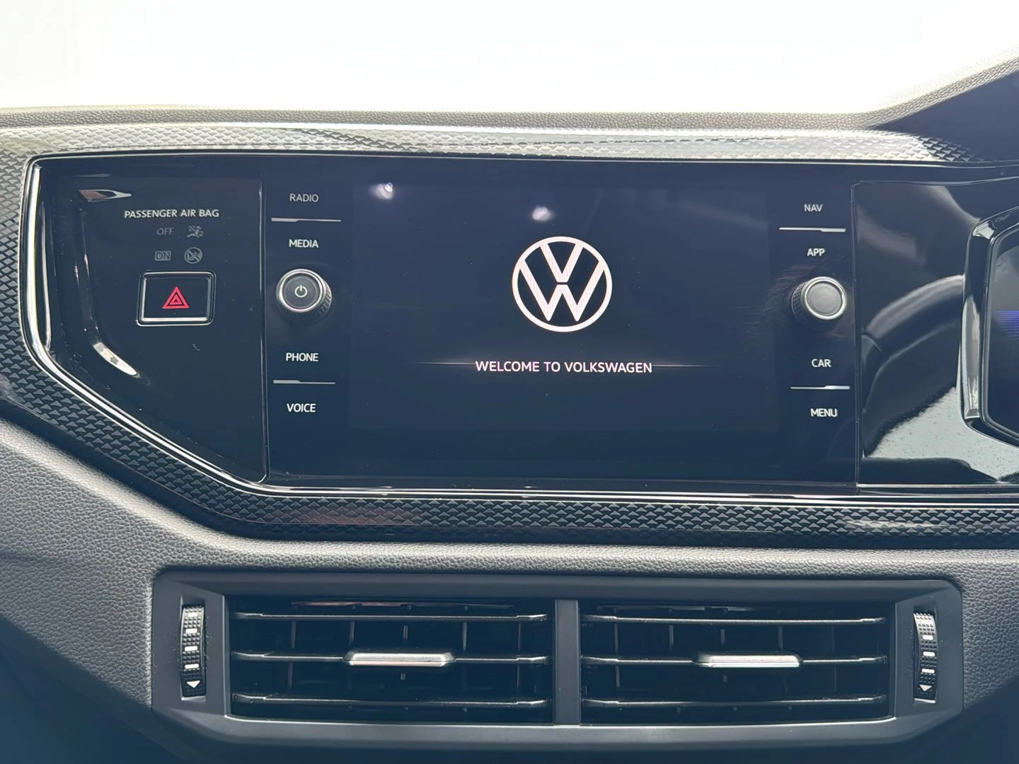 Volkswagen-Taigo-image-10