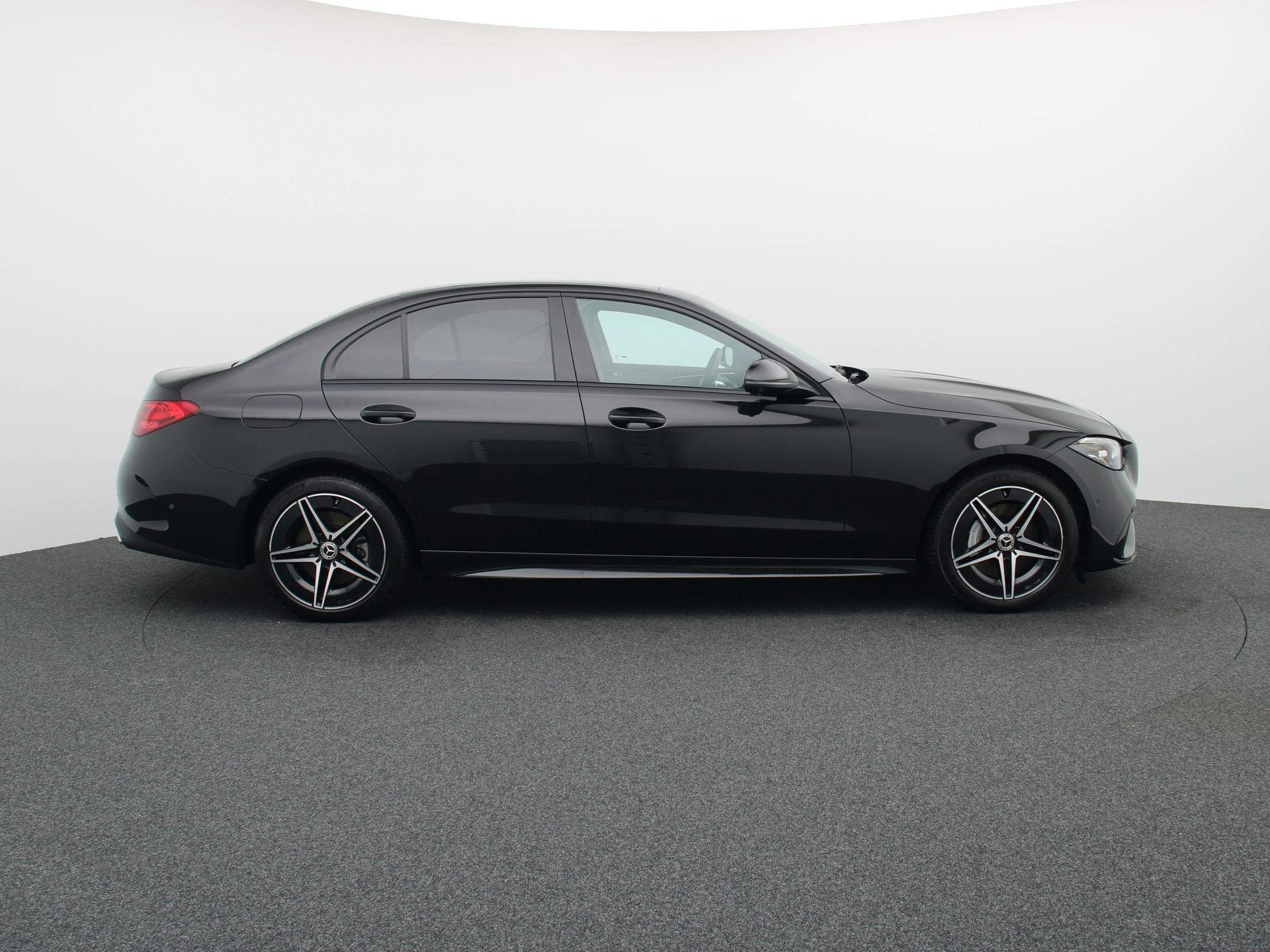 Mercedes-Benz-C-Klasse-image-5