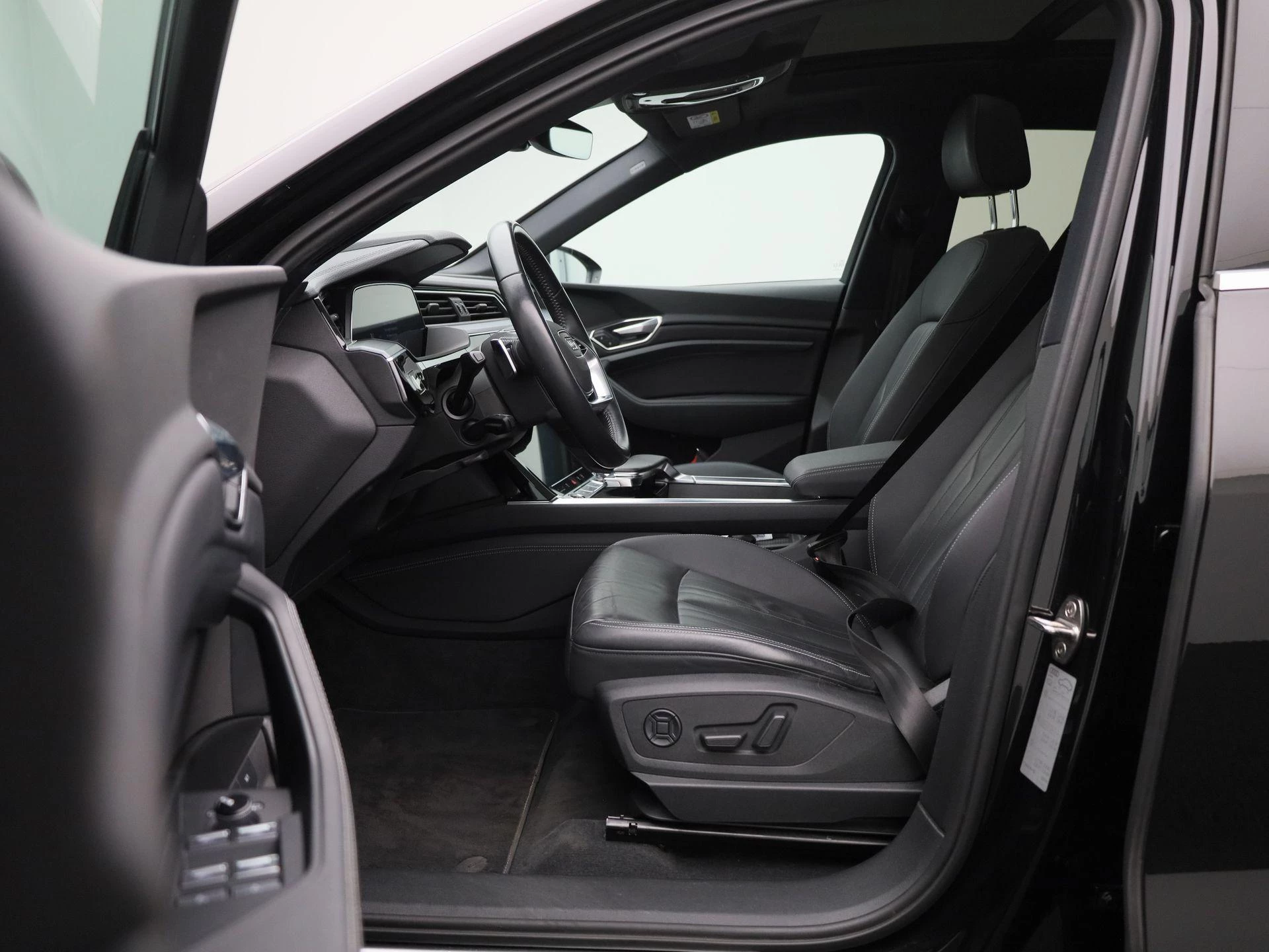 Audi-e-tron-image-10