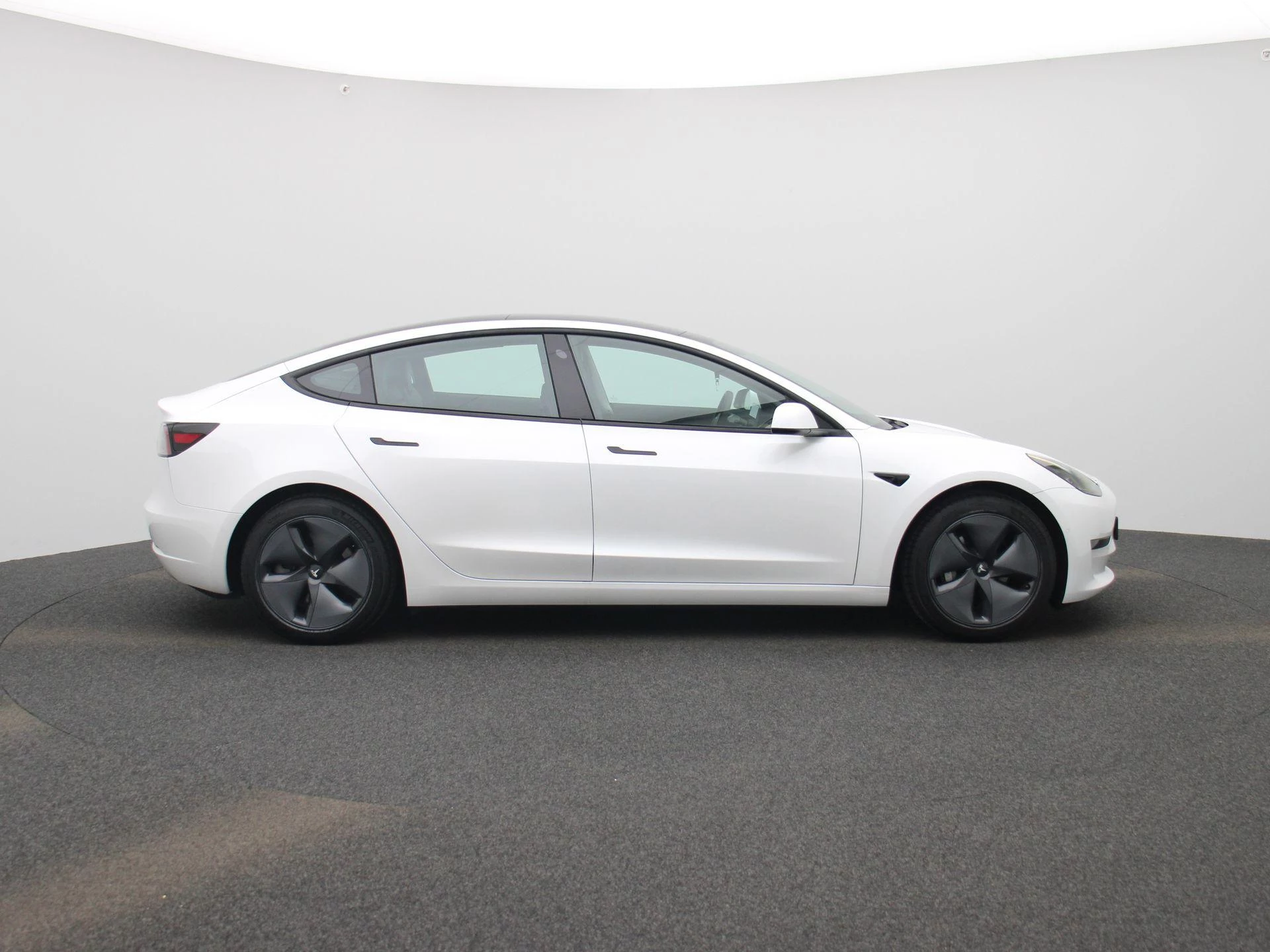 Tesla Model 3 Standard RWD Plus 60 kWh