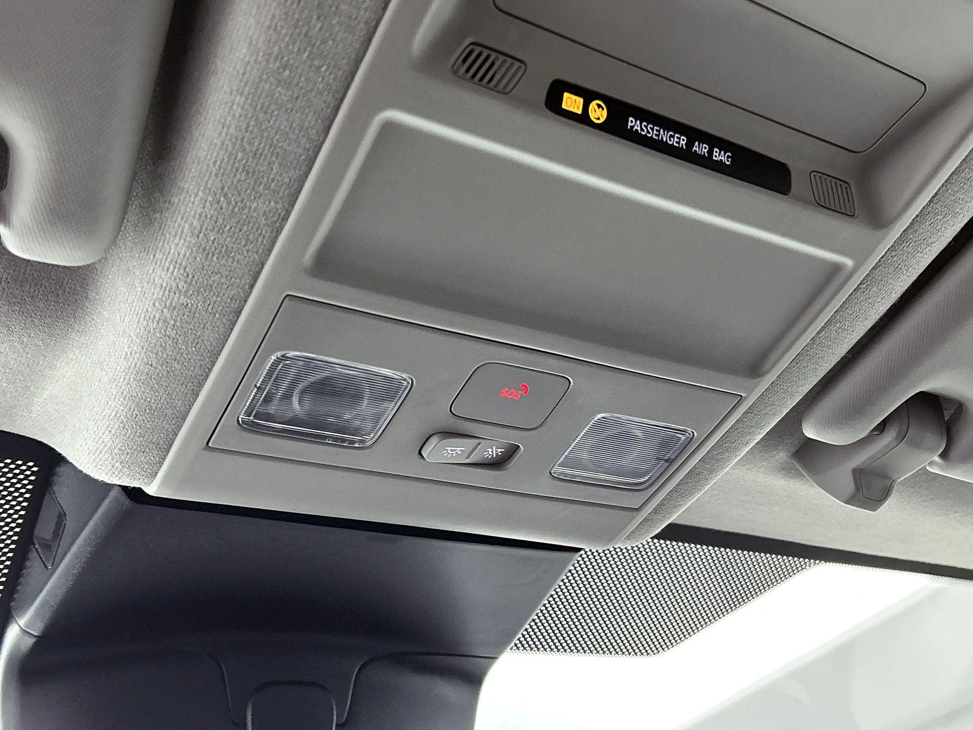 Volkswagen-e-Transporter-image-9