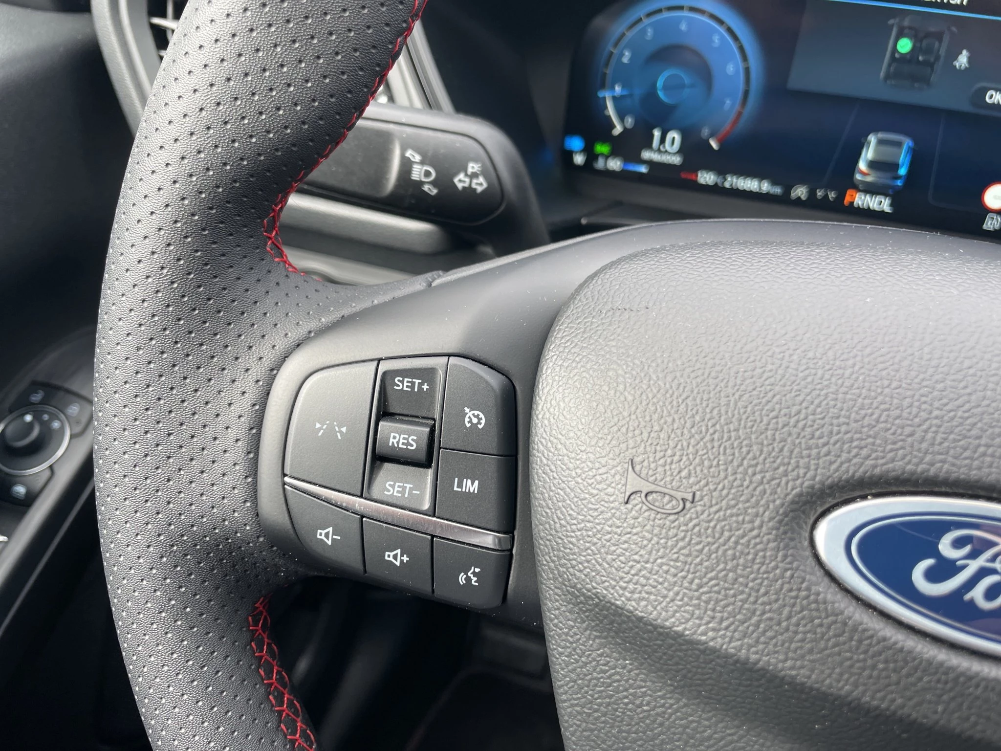 Ford Kuga ST-Line Aut.*KAM*LED-MATRIX*NAVI*GRA*WINTER-PKT.