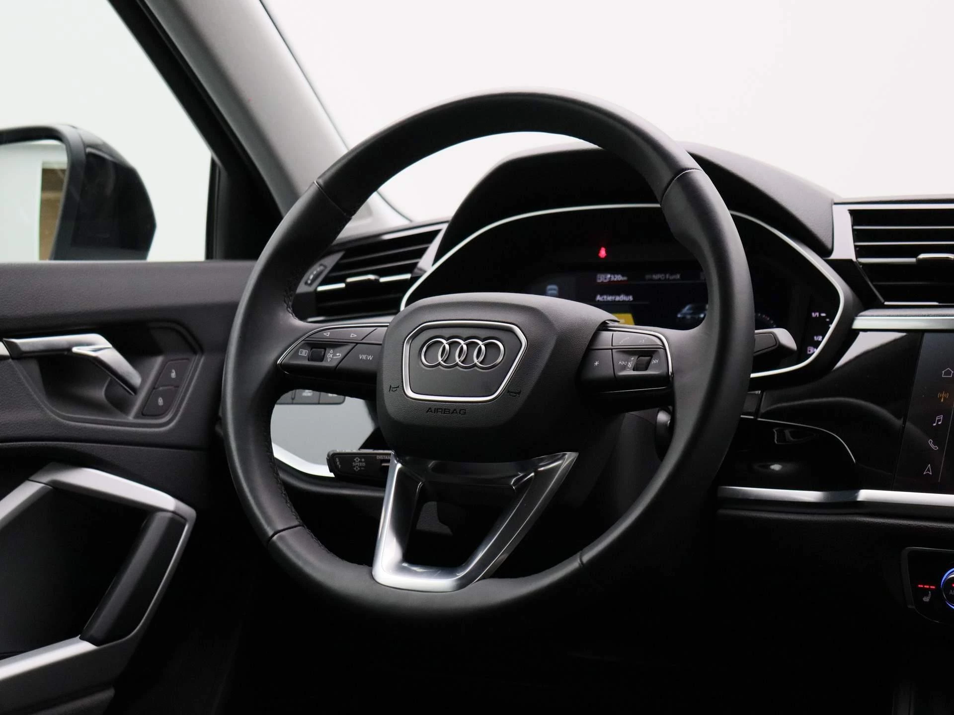 Audi-Q3-image-33
