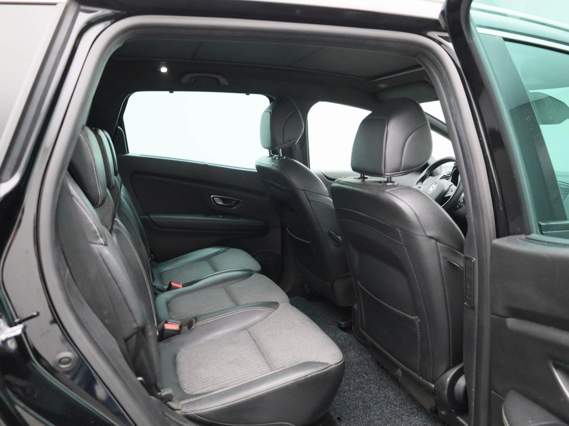 Renault-Grand Scénic-image-32
