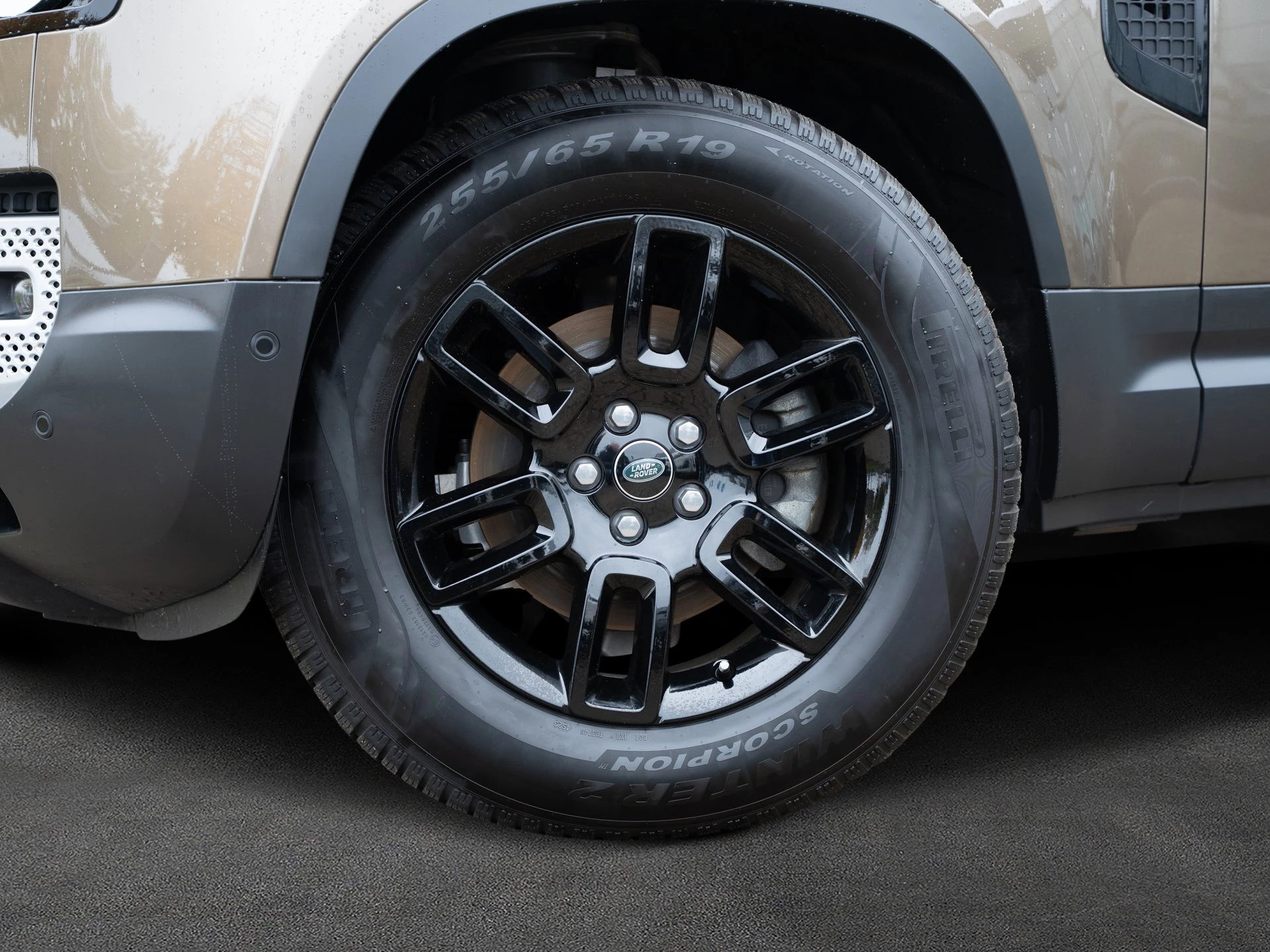 Land Rover-Defender-image-4