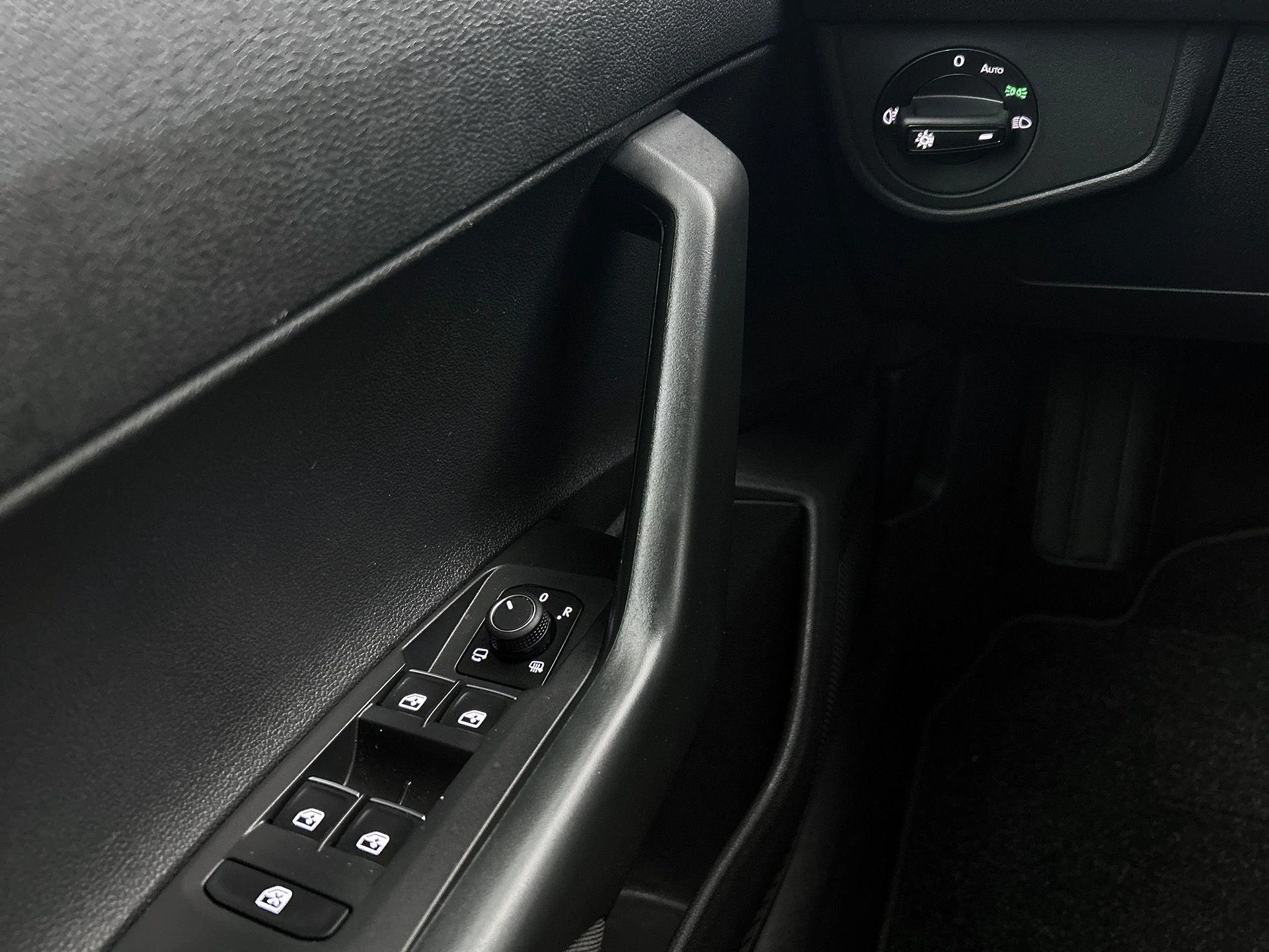 Volkswagen-Polo-image-37