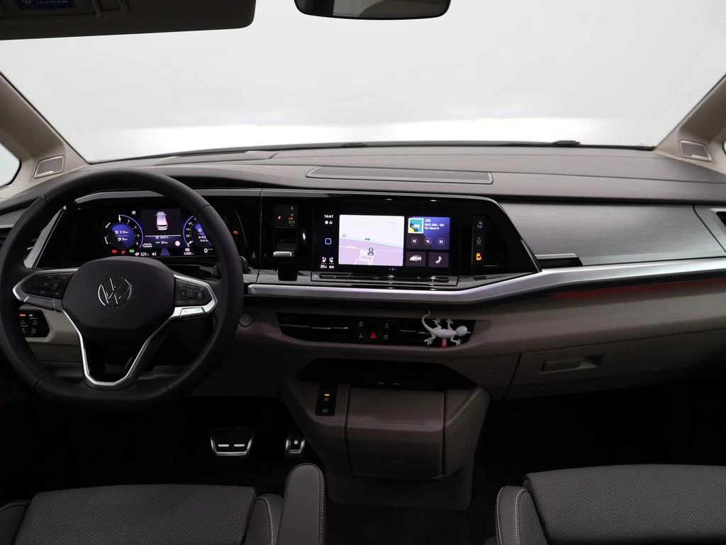 Volkswagen-Multivan-image-1