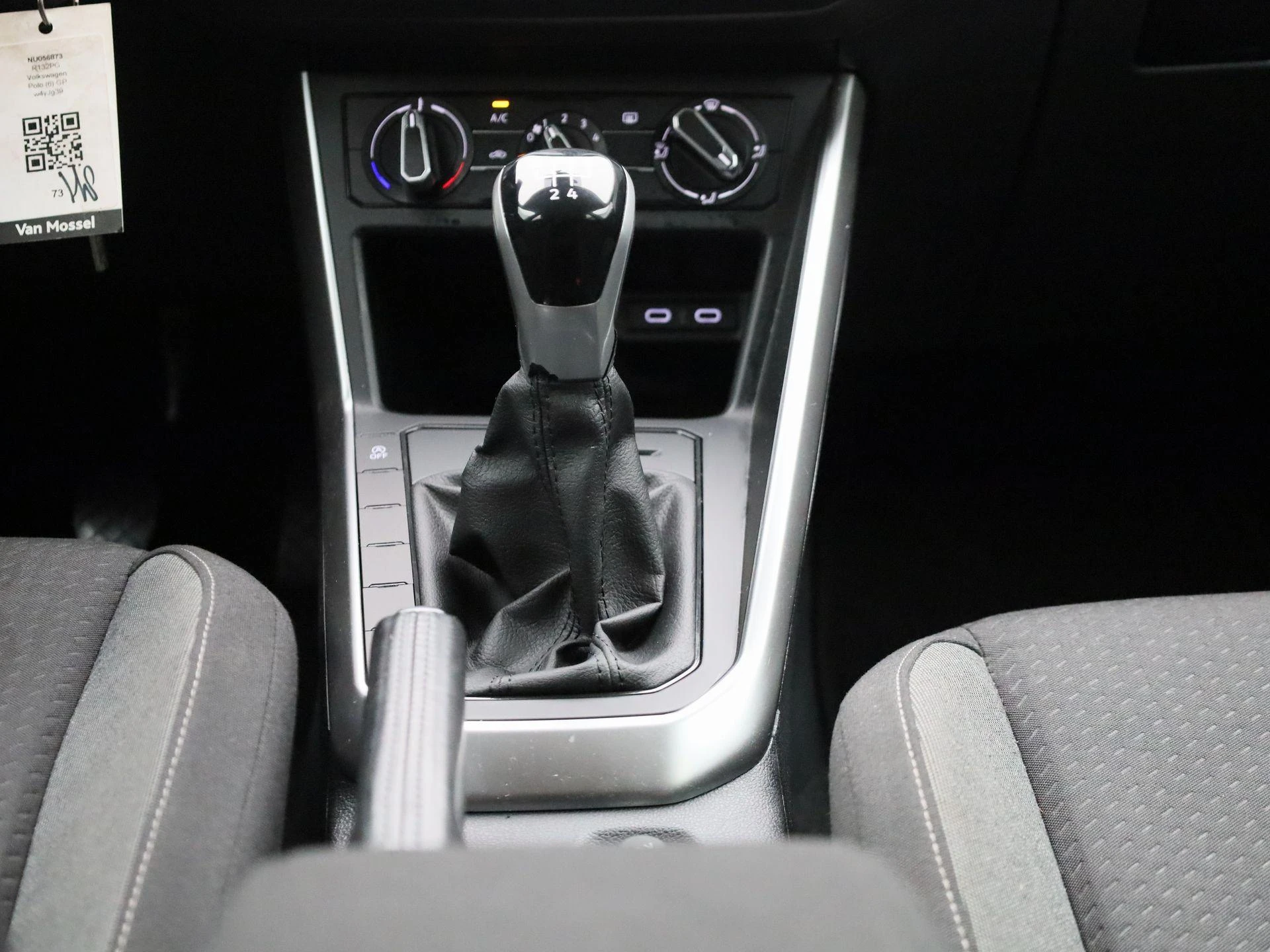 Volkswagen-Polo-image-9