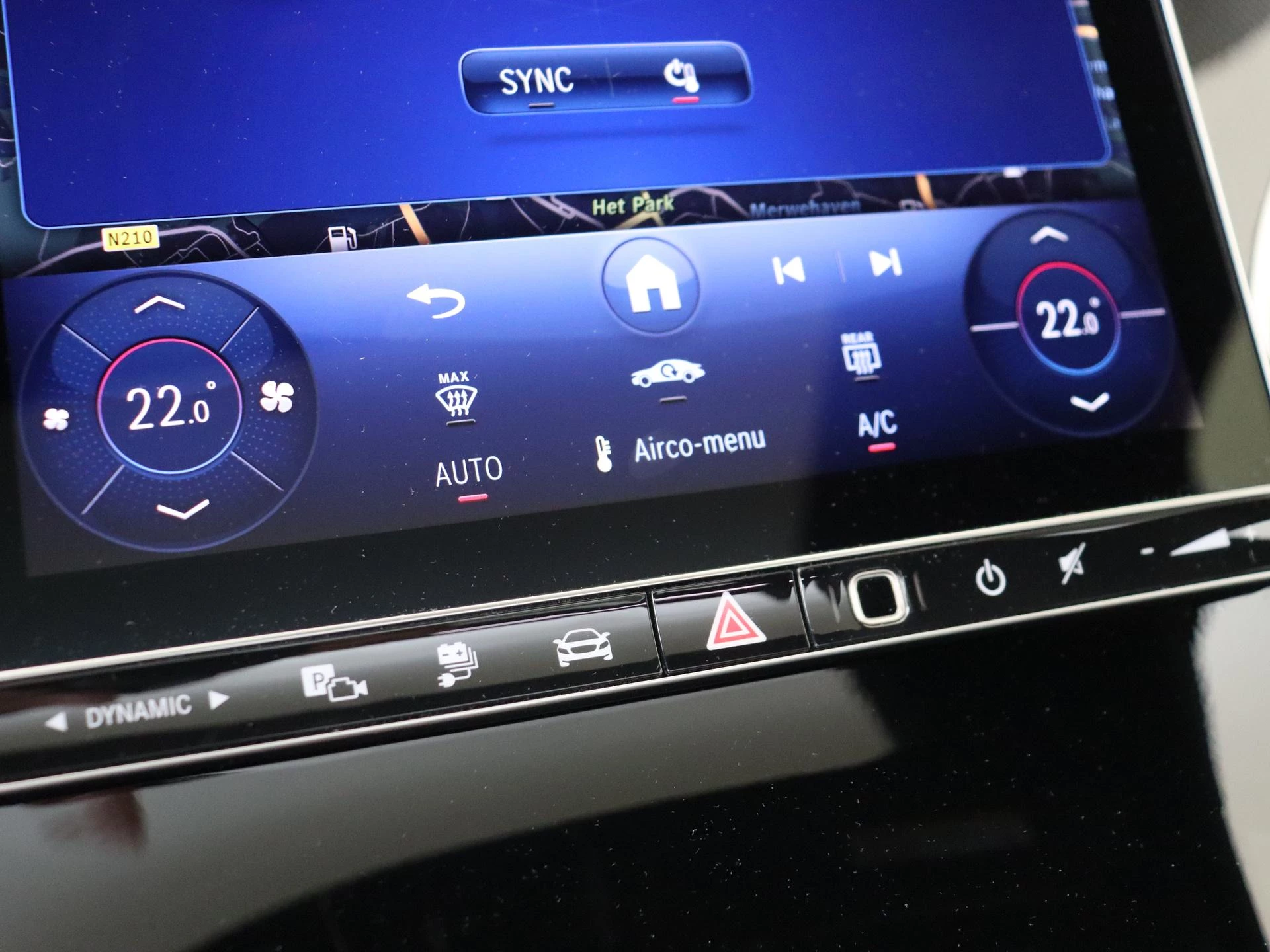 Mercedes-Benz-GLC-image-23