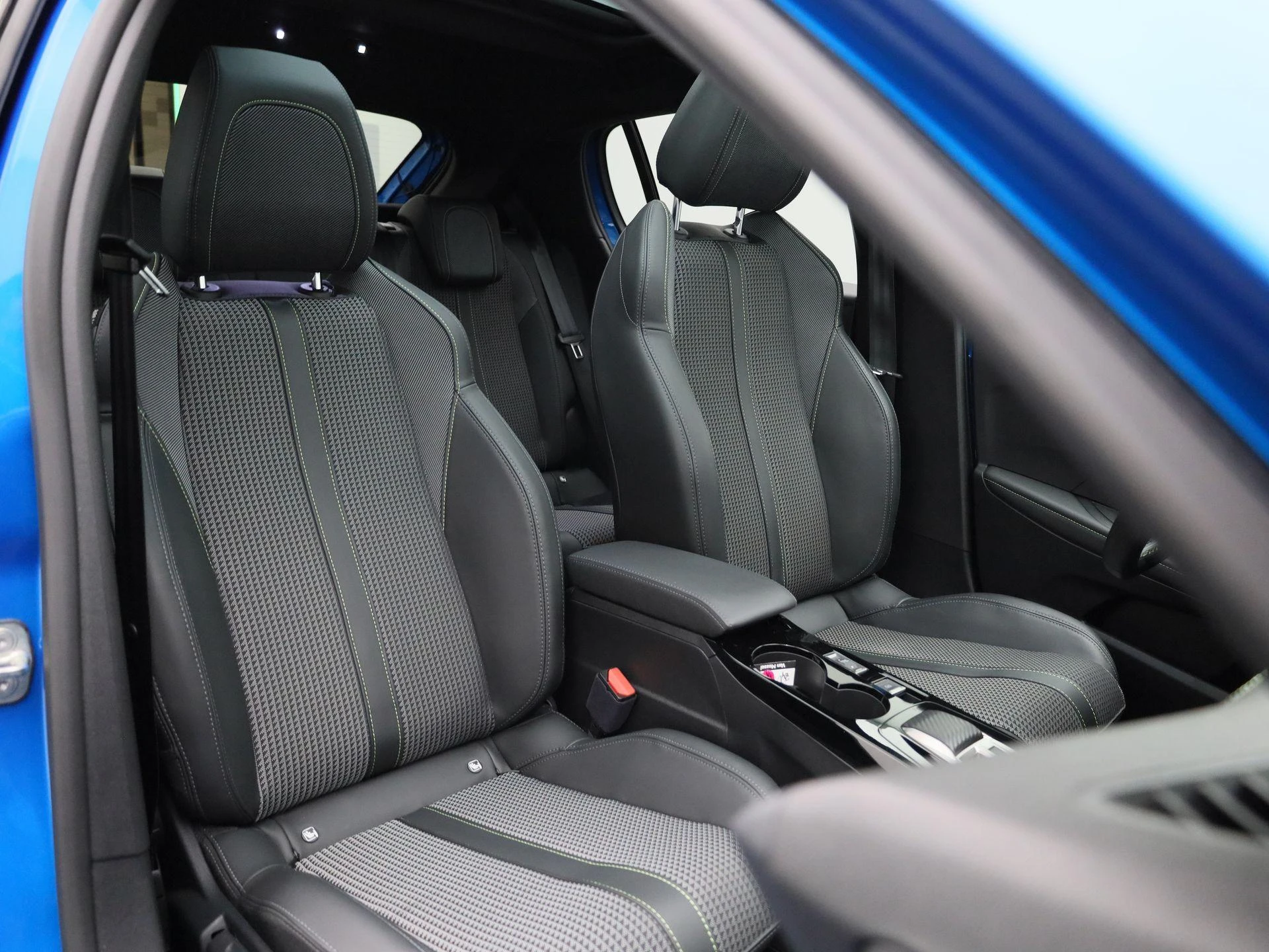 Peugeot-e-208-image-43