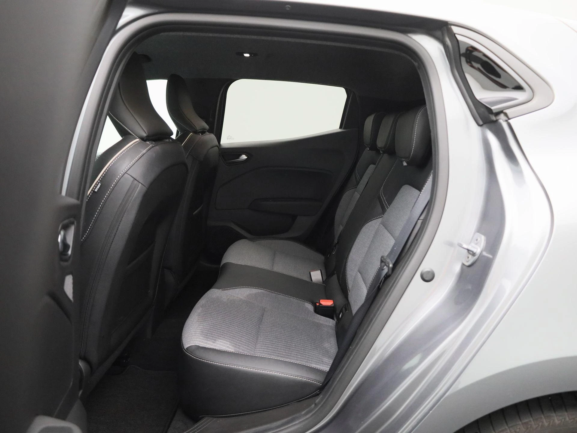 Renault-Clio-image-11