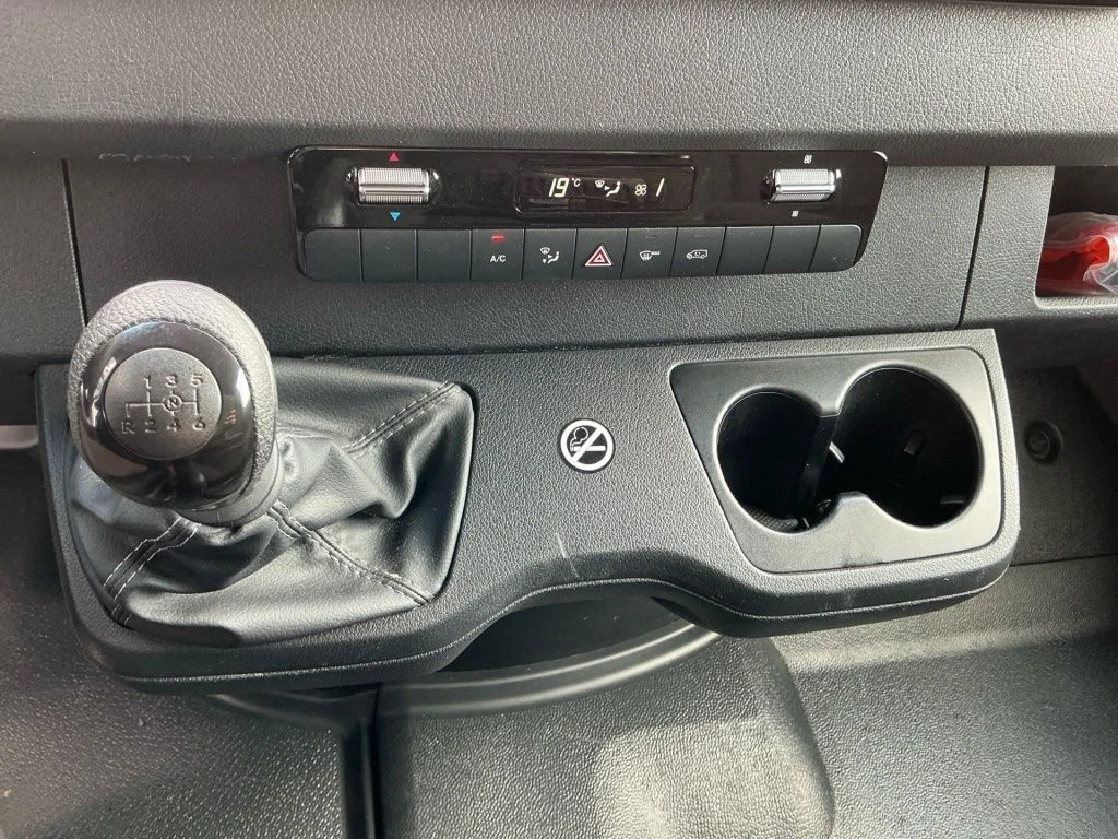 Mercedes-Benz-Sprinter 317-image-14