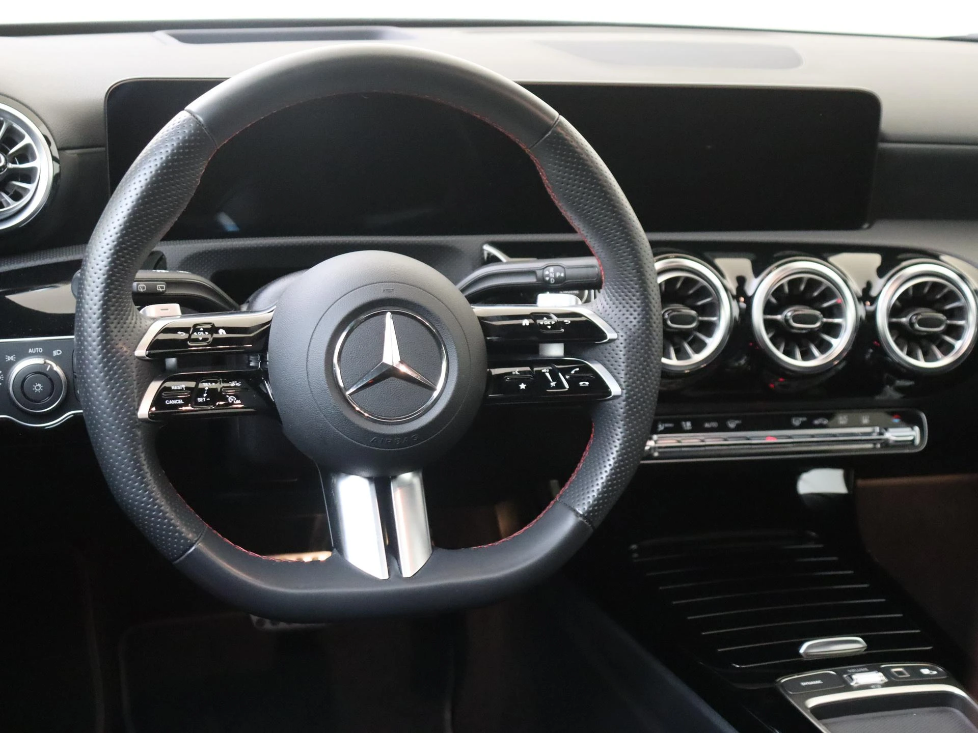 Mercedes-Benz-A-Klasse-image-9