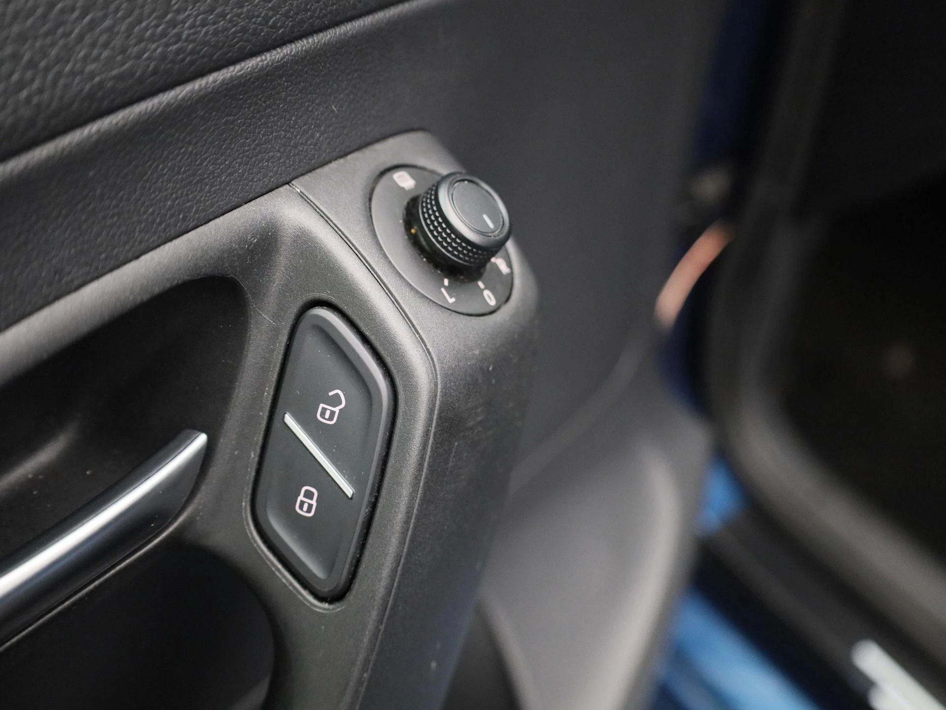 Volkswagen-Polo-image-23