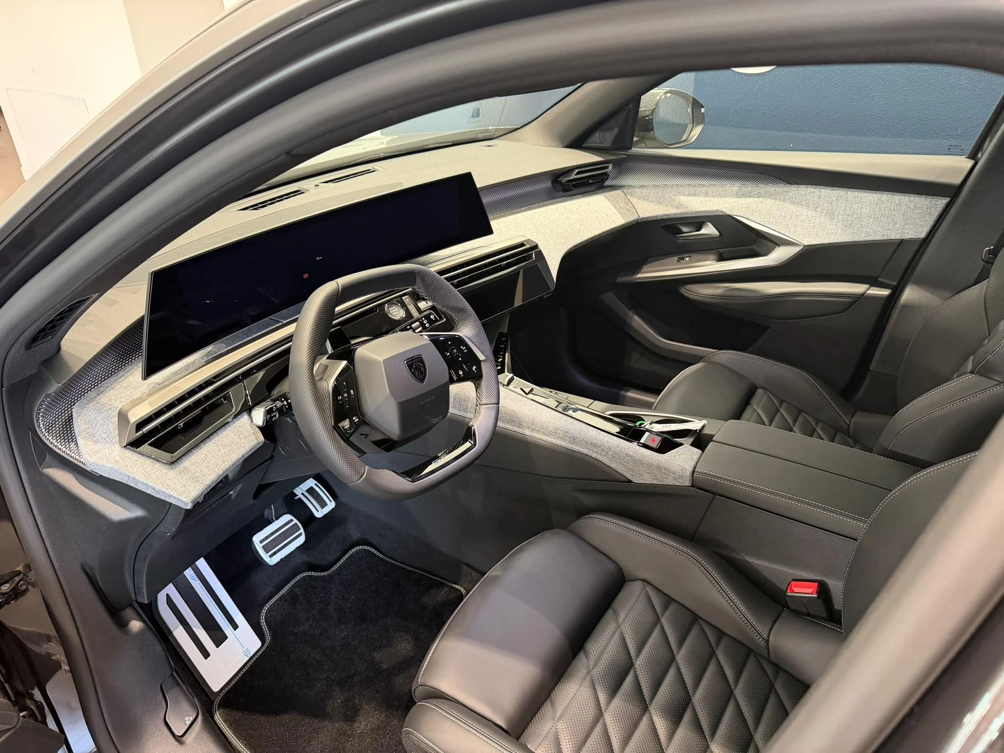 Peugeot-e-5008-image-3