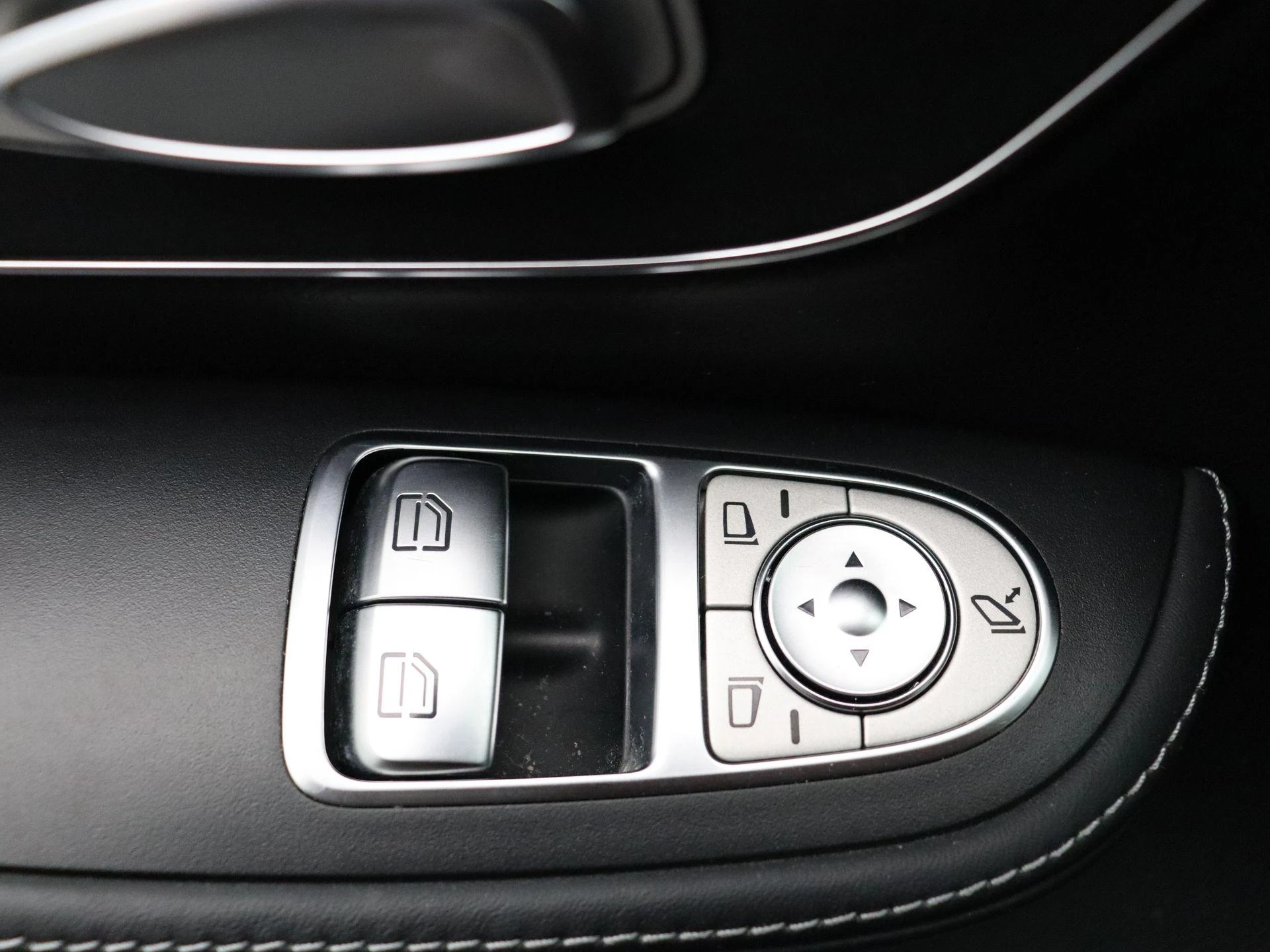 Mercedes-Benz-Classe V-image-9
