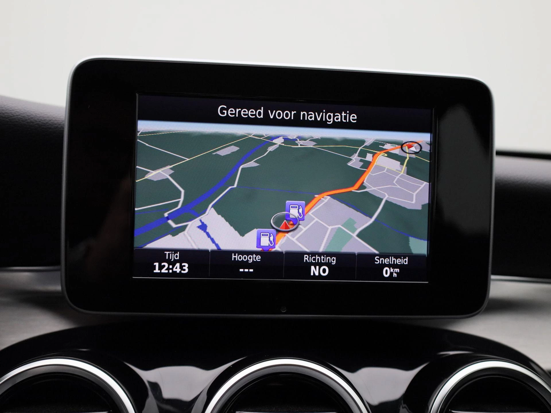 Mercedes-Benz-C-Klasse-image-15