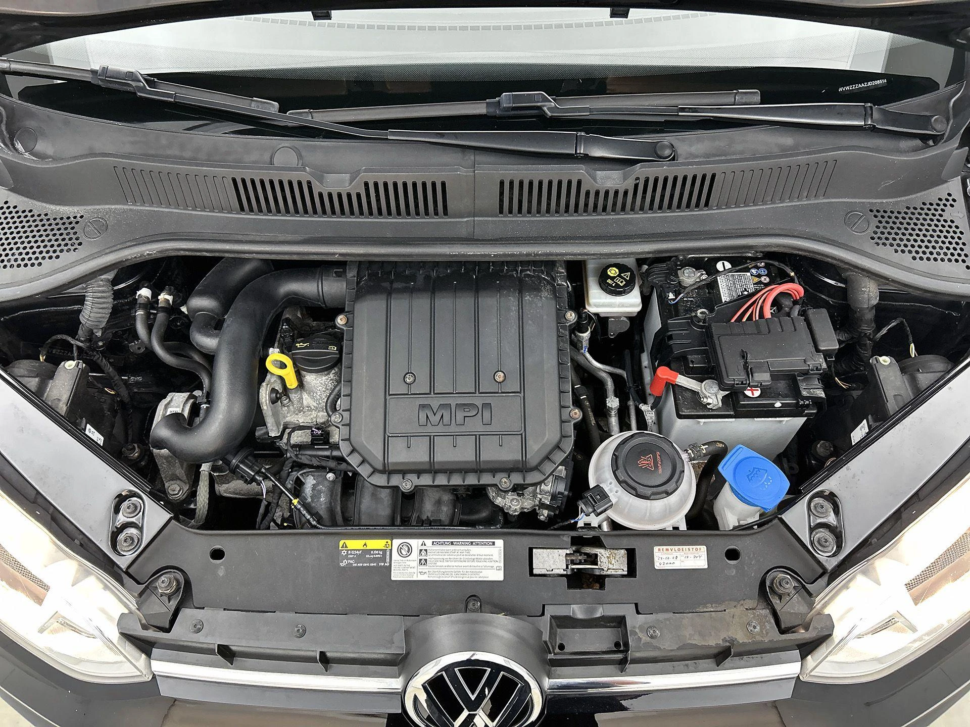 Volkswagen-up!-image-26