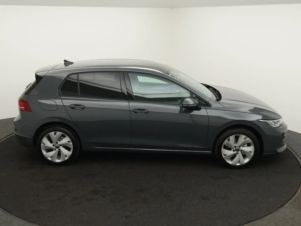 Volkswagen-Golf-image-9