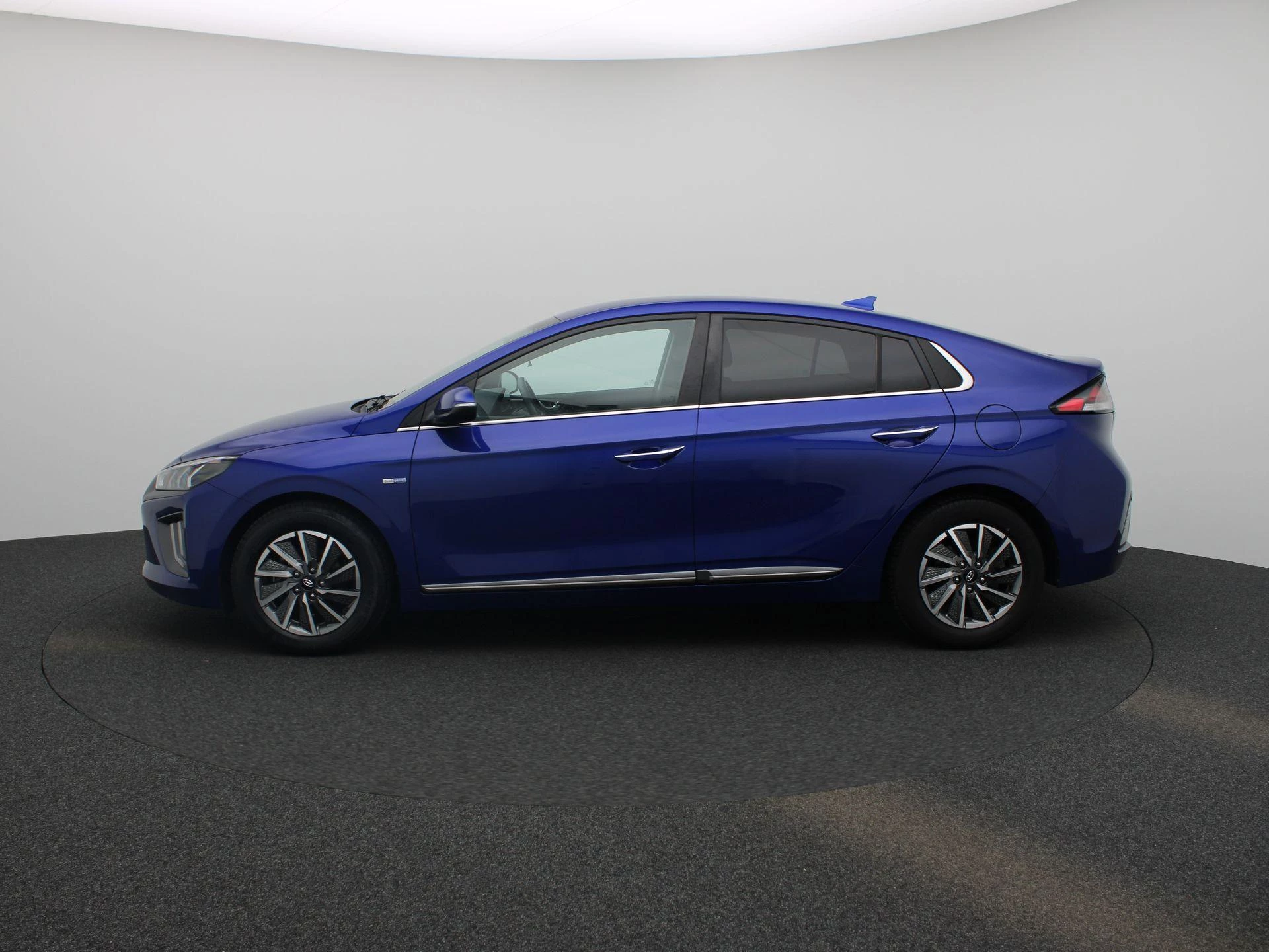 Hyundai-IONIQ-image-3