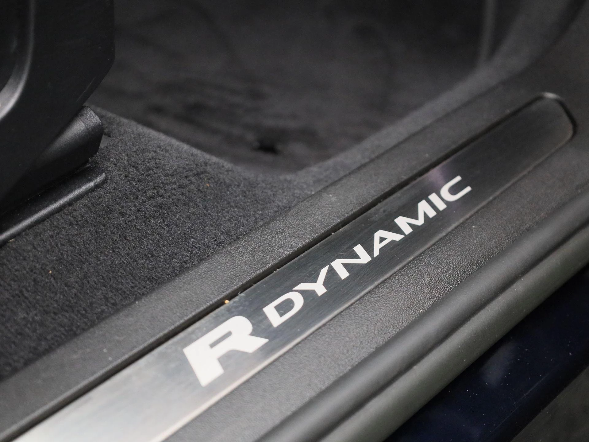 Land Rover Range Rover Evoque D165 MHEV AWD Auto R-Dynamic
