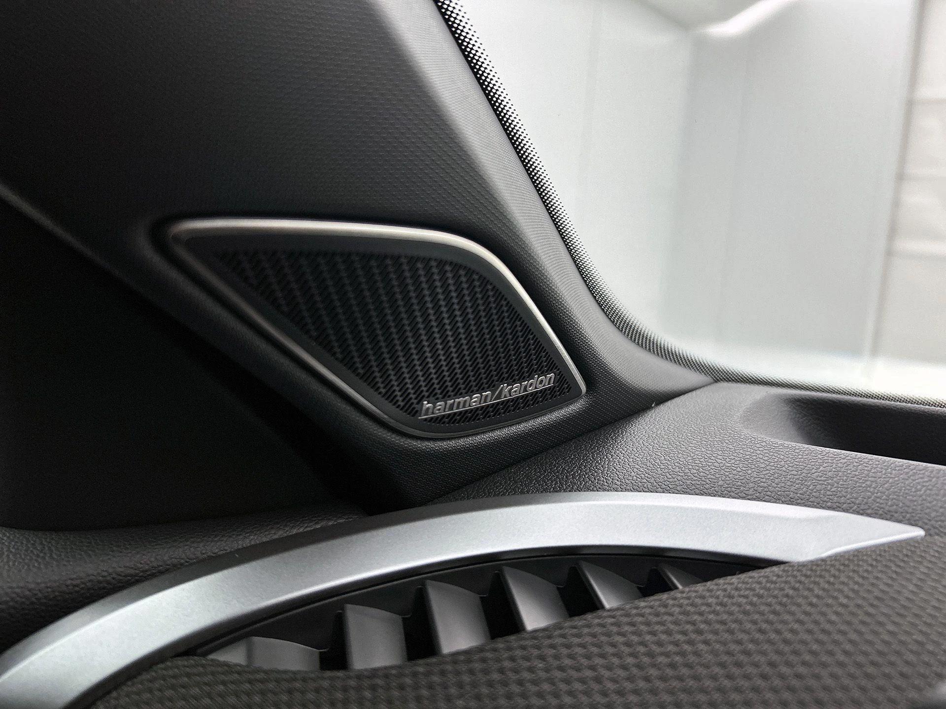 Volkswagen-T-Roc-image-20