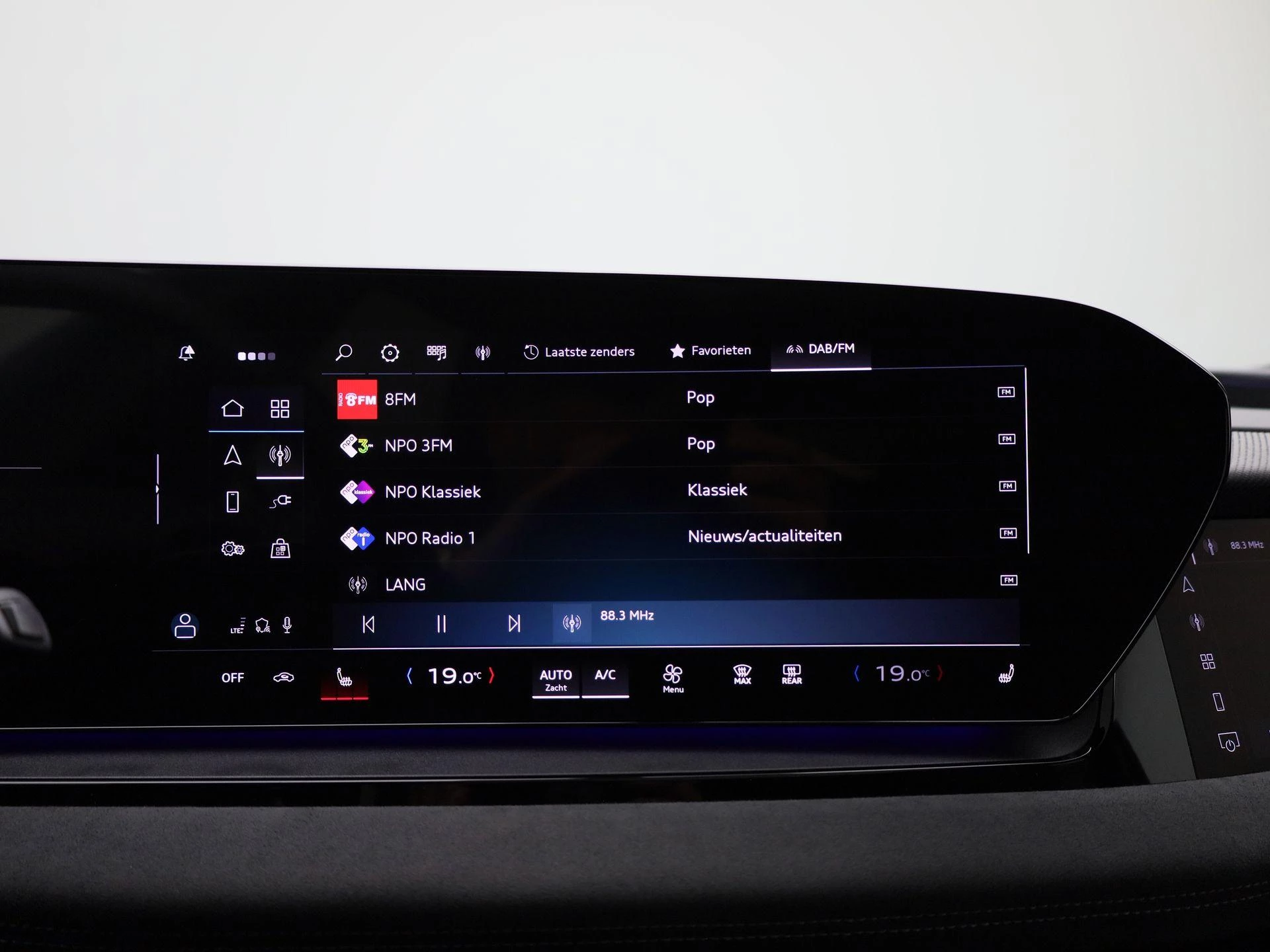 Audi-Q6 e-tron-image-21