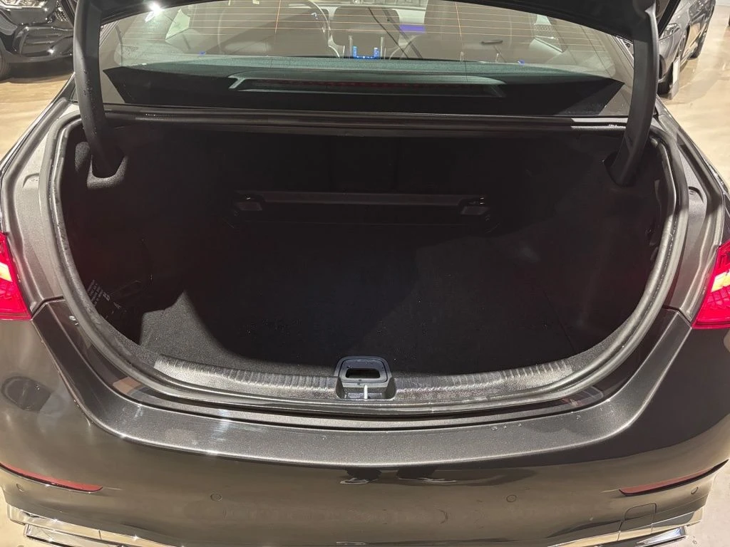 Mercedes-Benz-C-Klasse 300 d-image-13