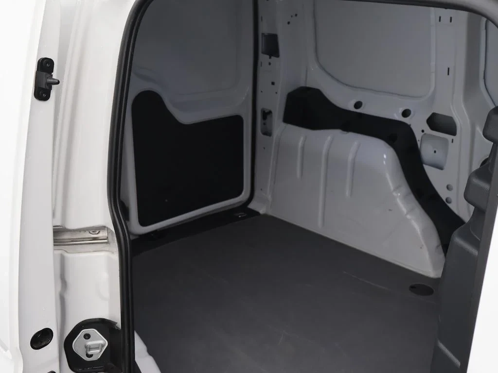 Volkswagen-Caddy-image-10