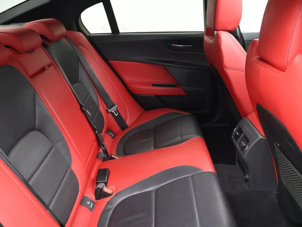 Jaguar-XE-image-10