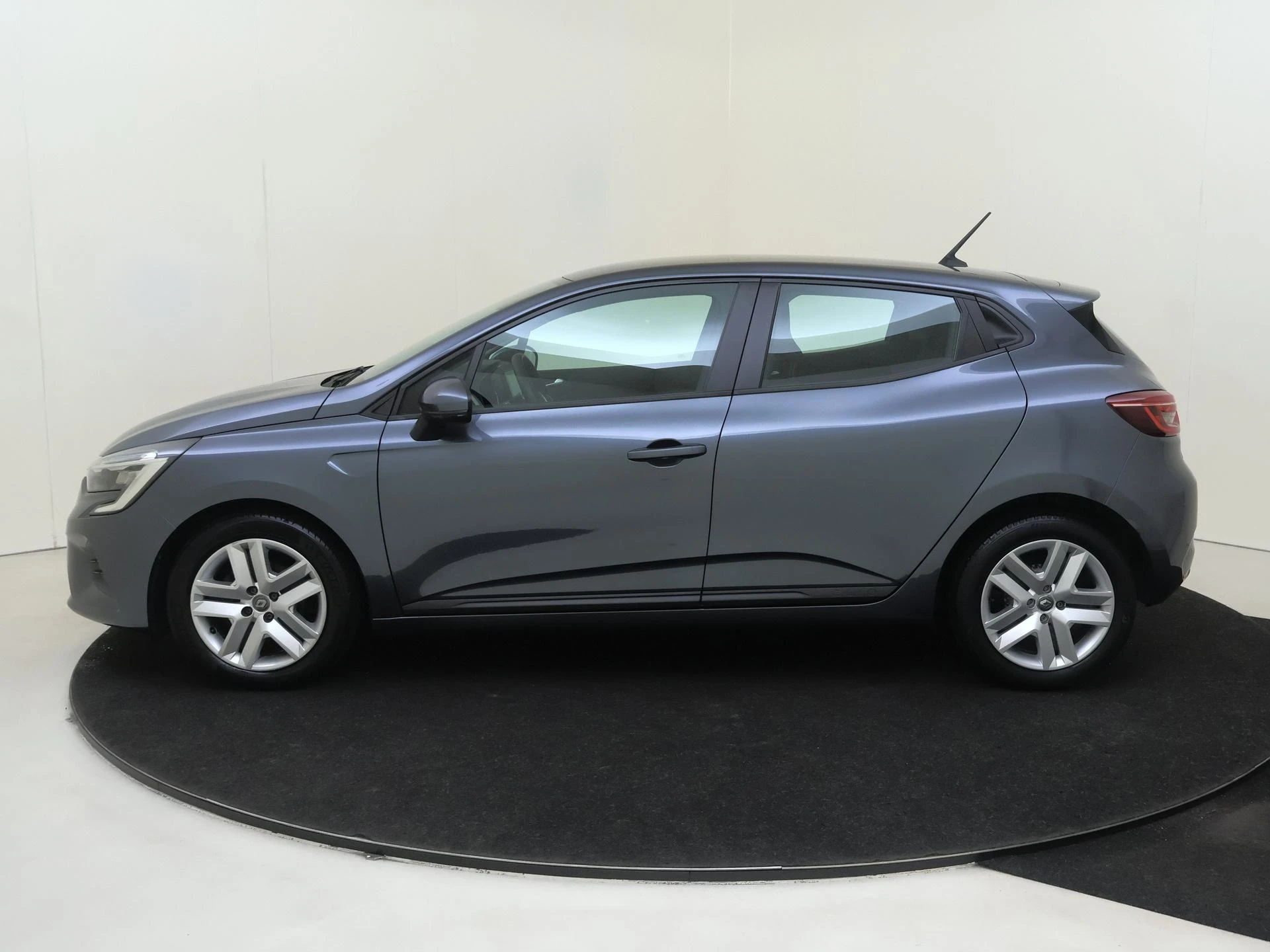 Renault-Clio-image-7