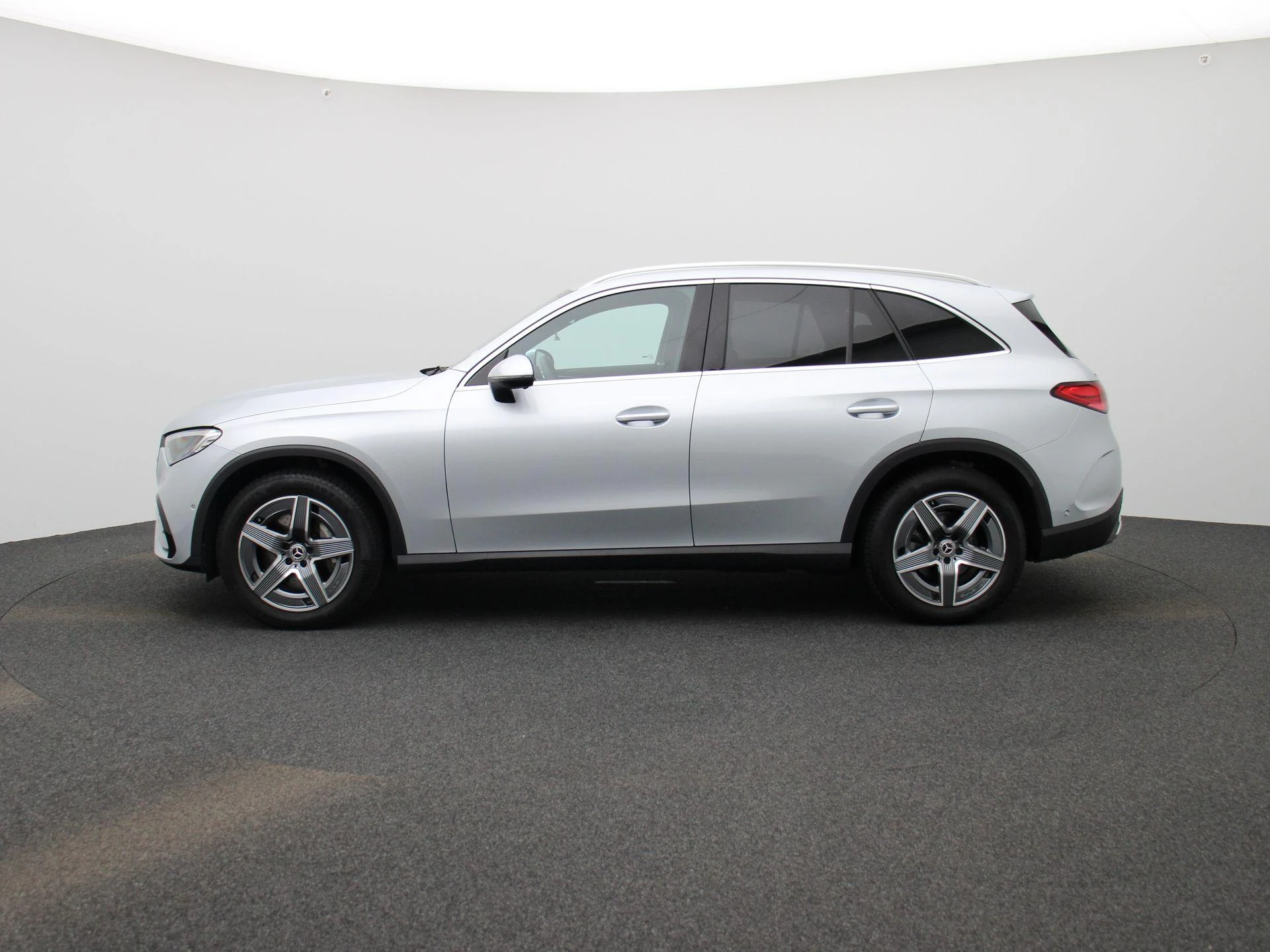 Mercedes-Benz-GLC-image-3