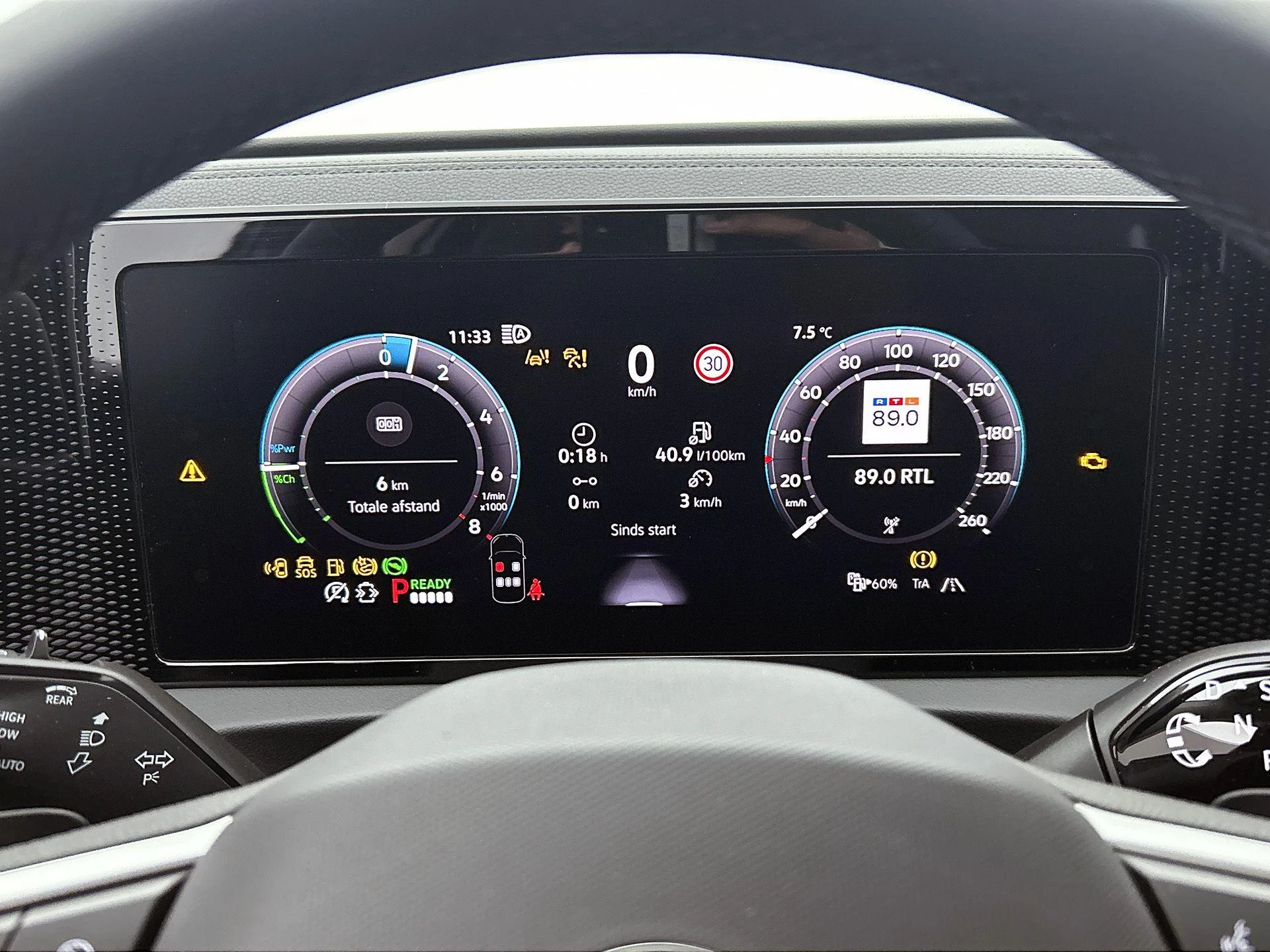 Volkswagen-Tiguan-image-12