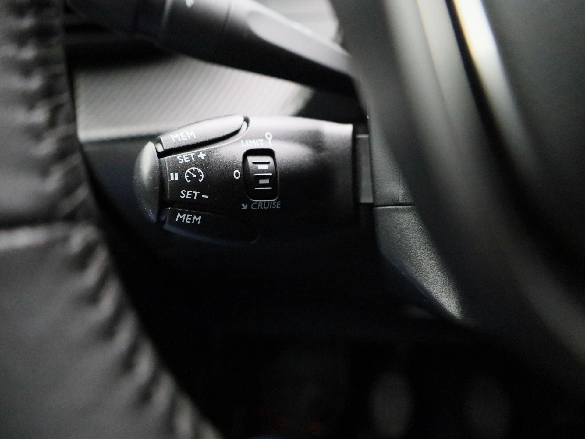 Peugeot-208-image-22