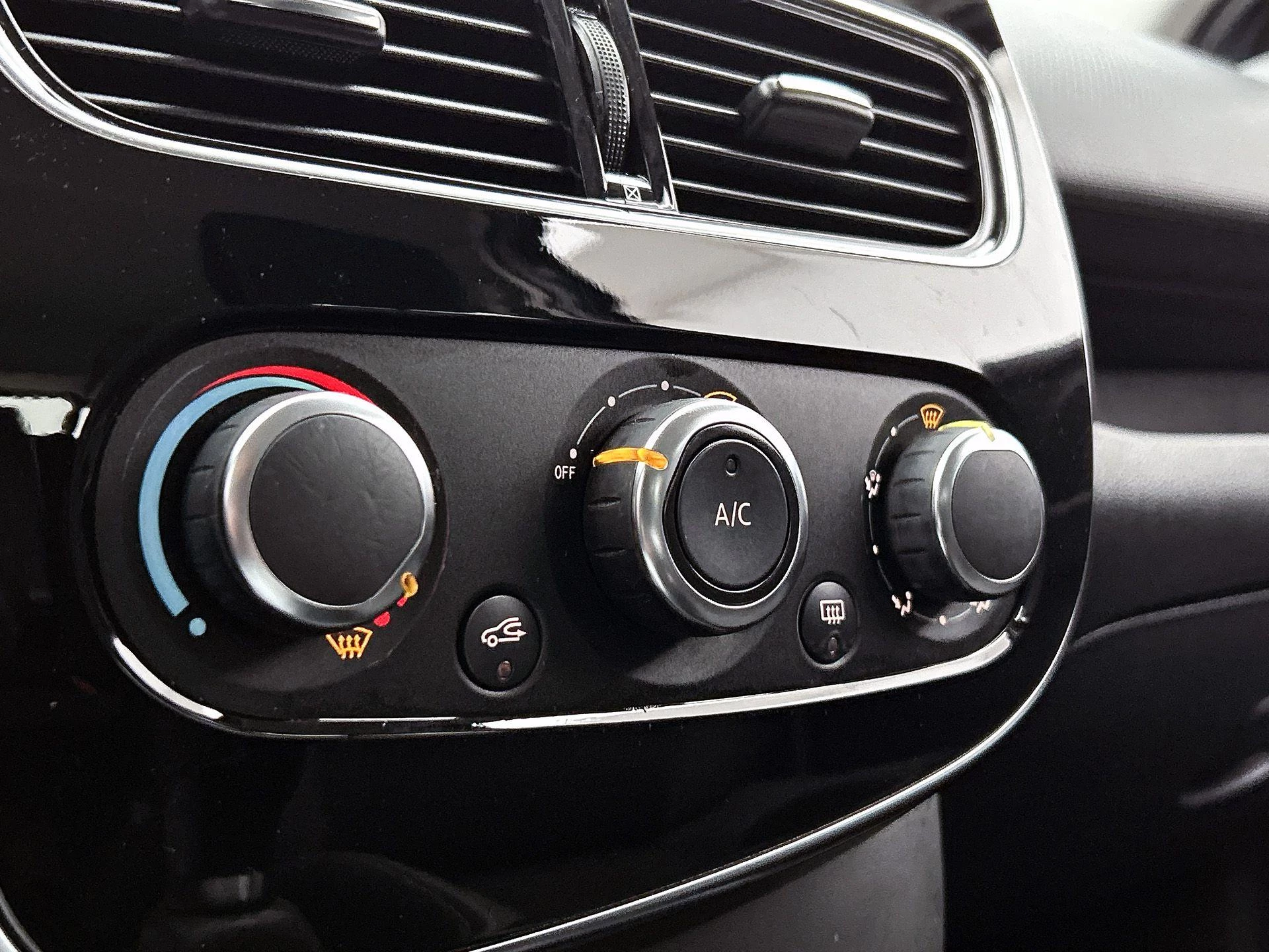 Renault-Clio-image-22