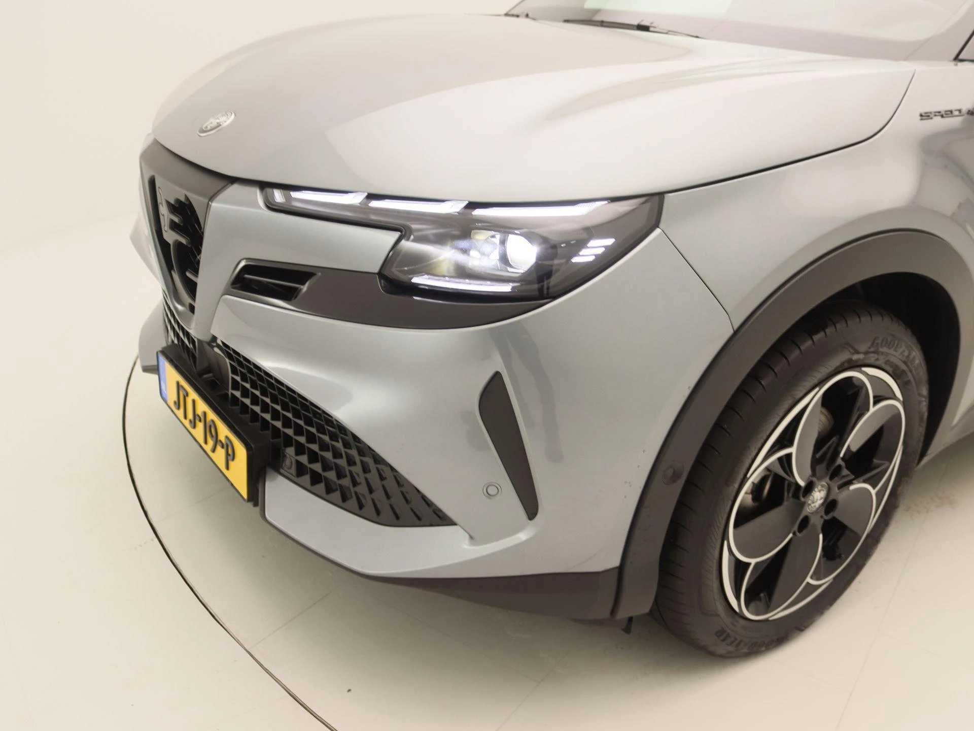 Alfa Romeo-Junior-image-17