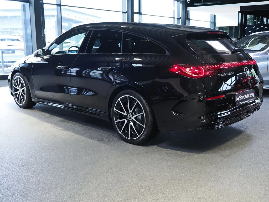 Mercedes-Benz-CLA 250+-image-4