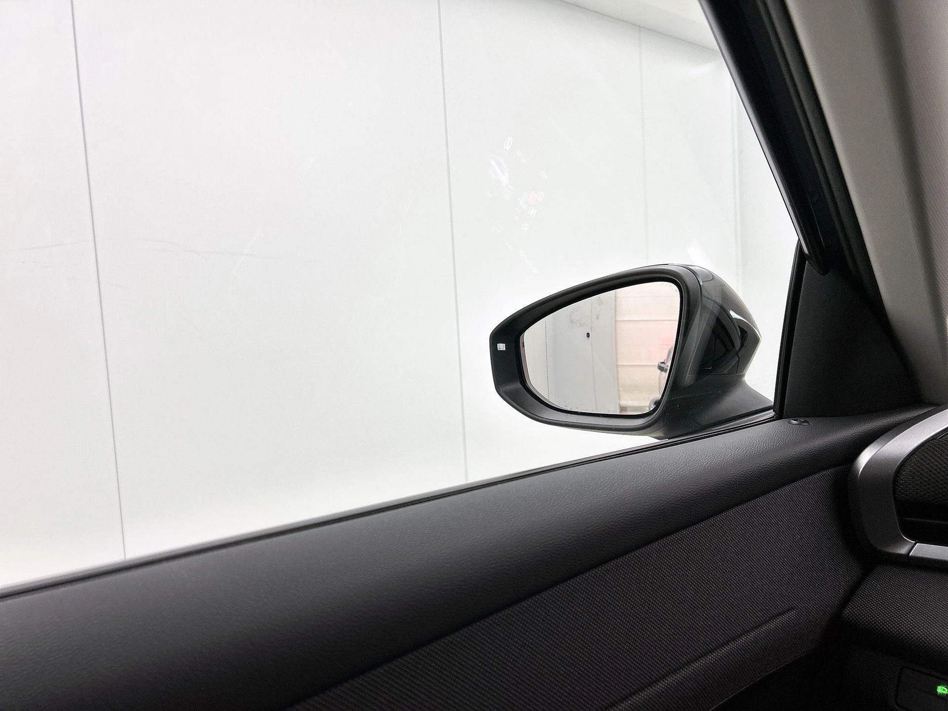 Volkswagen-T-Roc-image-19