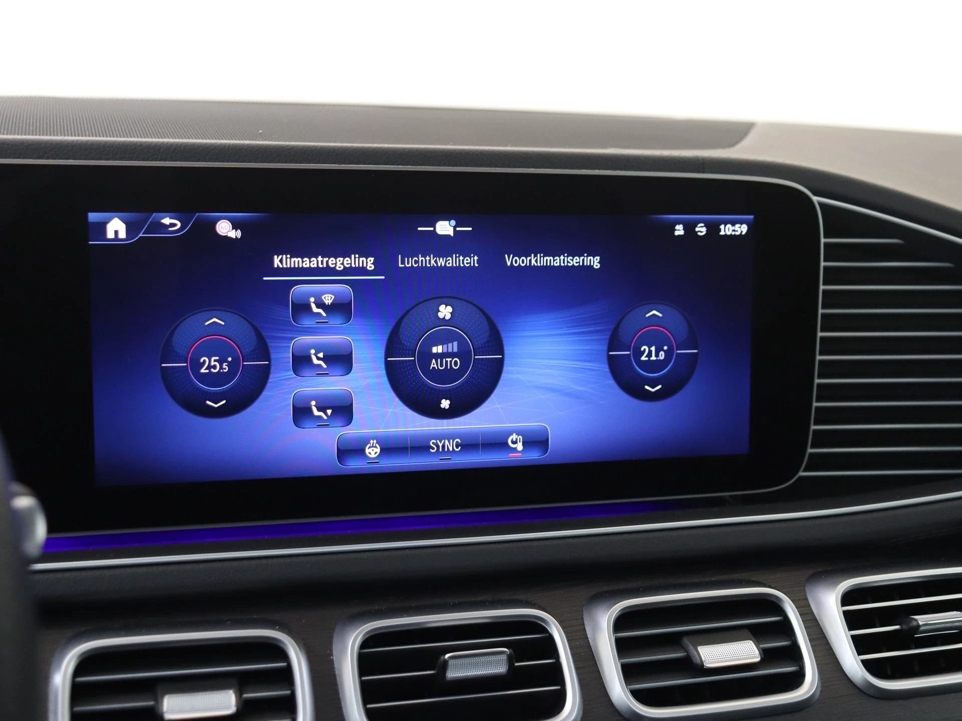 Mercedes-Benz-GLE-image-28