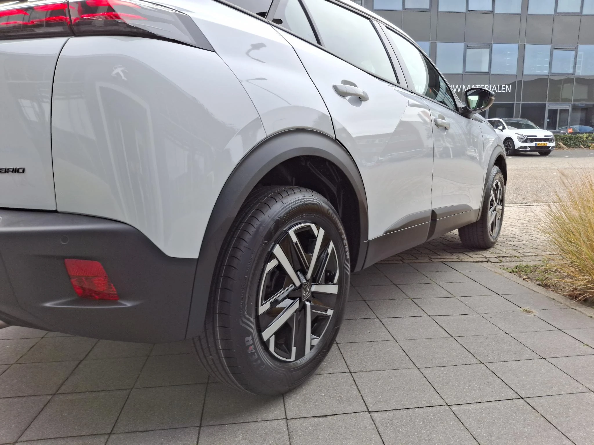 Peugeot-2008-image-10