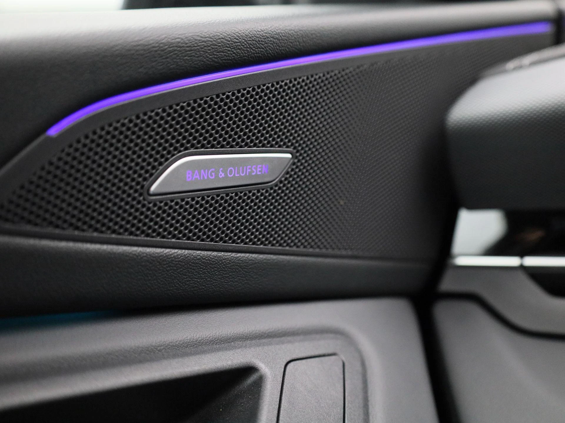 Audi-Q6 e-tron-image-34