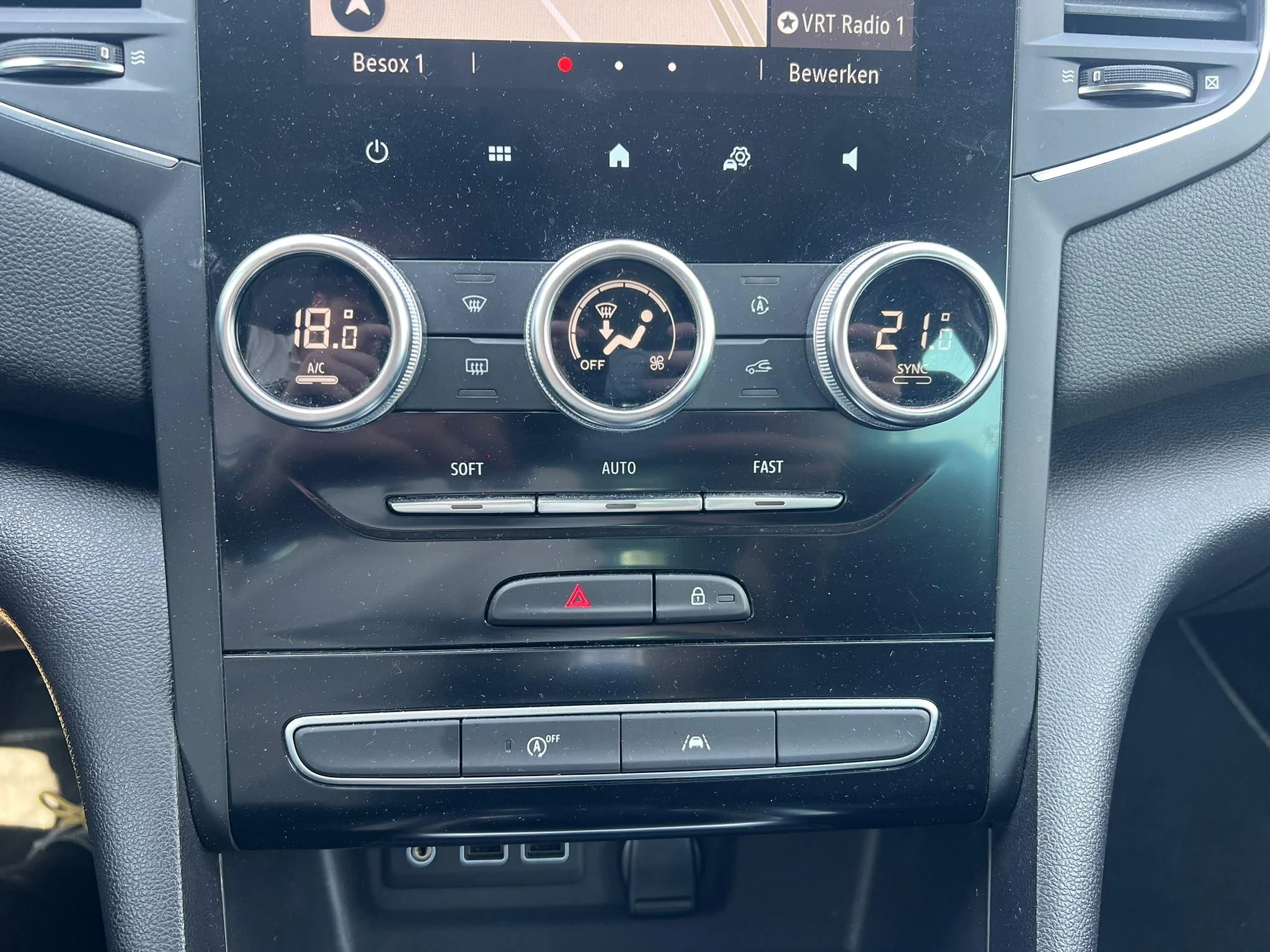 Renault-Mégane Grand Tour-image-16