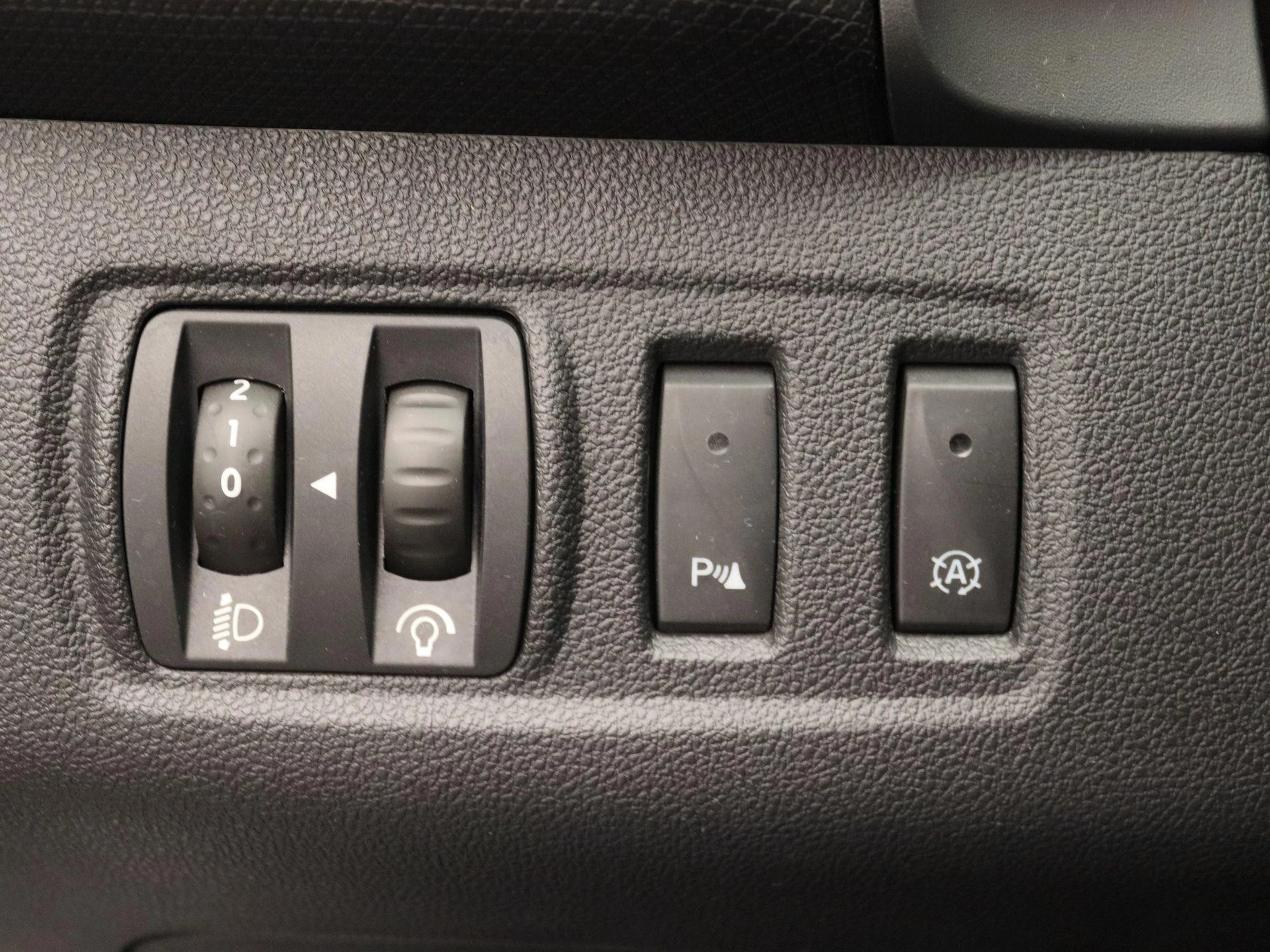 Renault-Clio-image-19