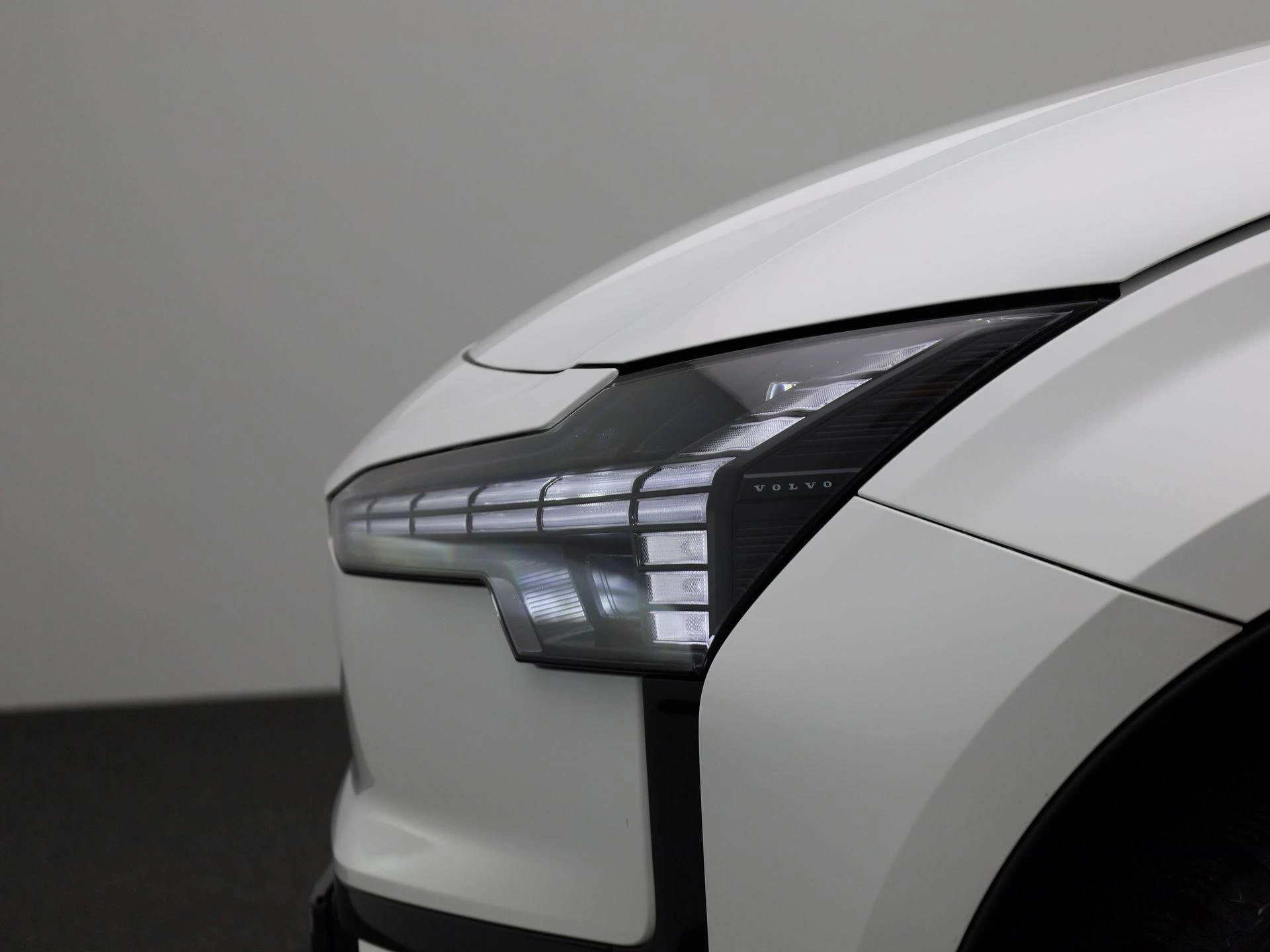 Volvo-EX30-image-12
